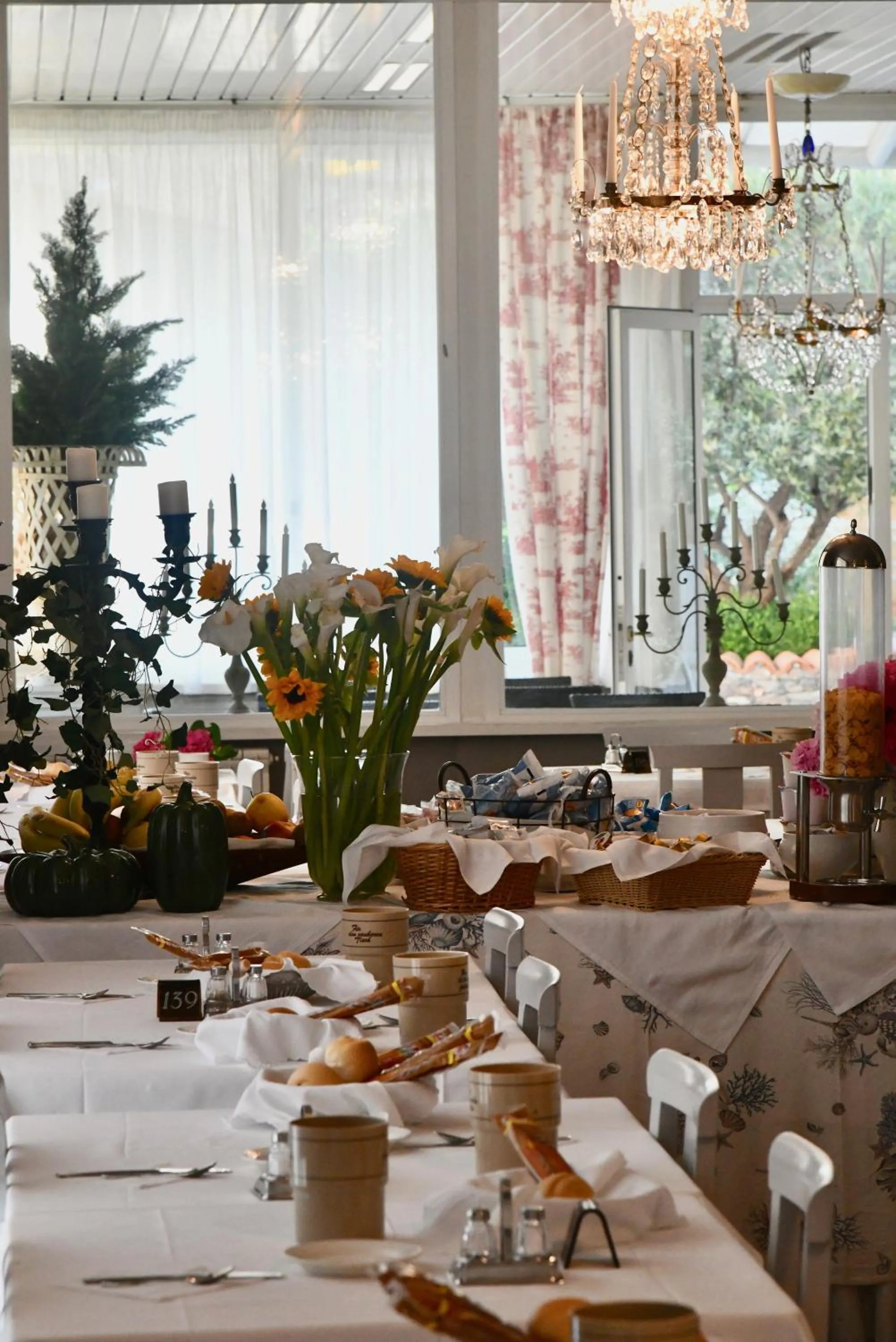 Buffet breakfast in Hotel Villa Maria & Apartment