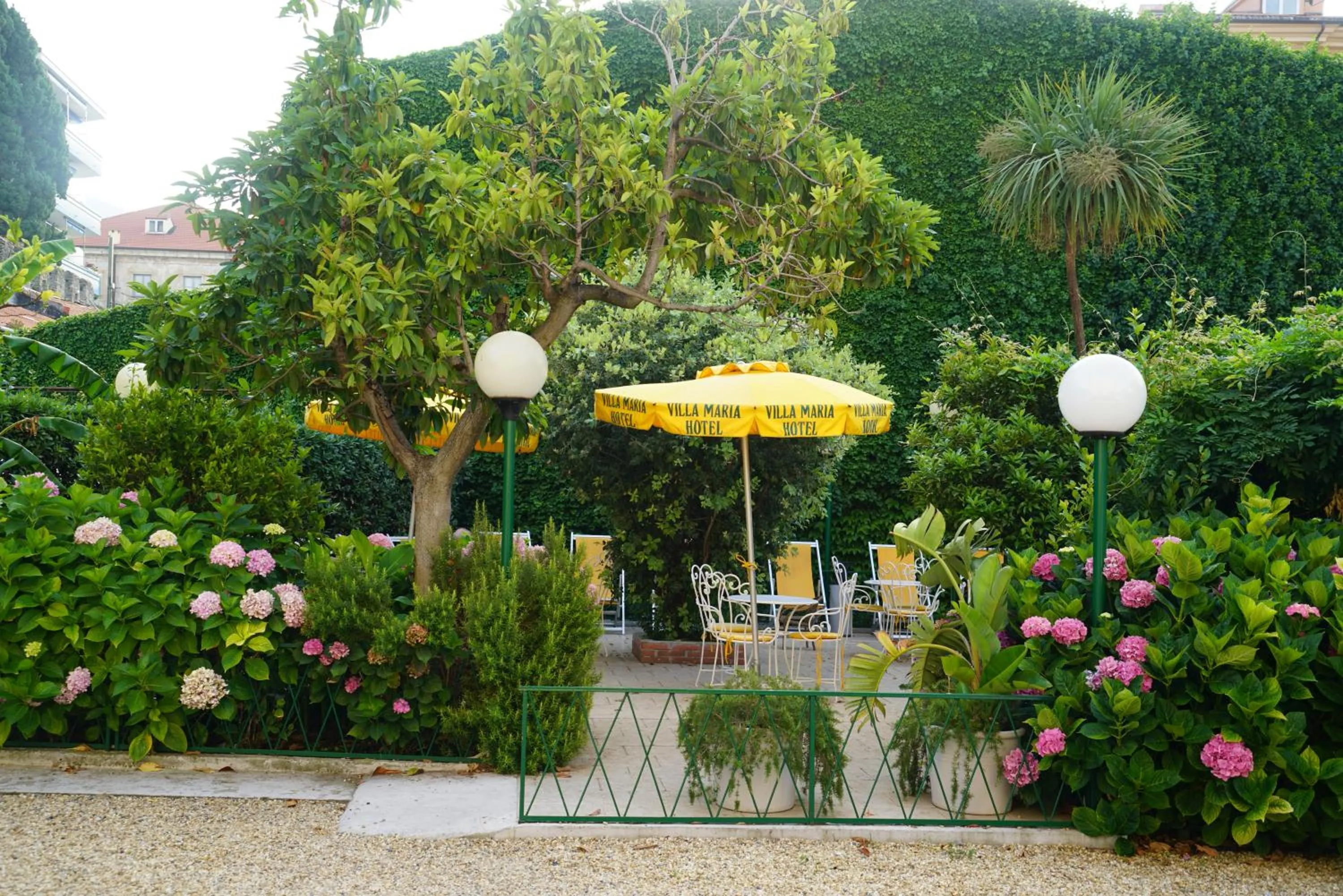Garden in Hotel Villa Maria & Apartment