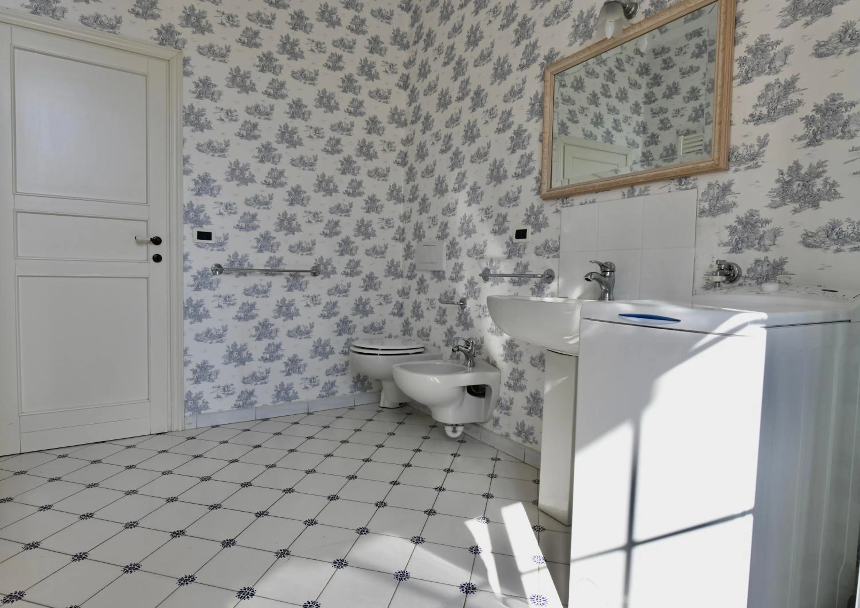 Bathroom in Hotel Villa Maria & Apartment