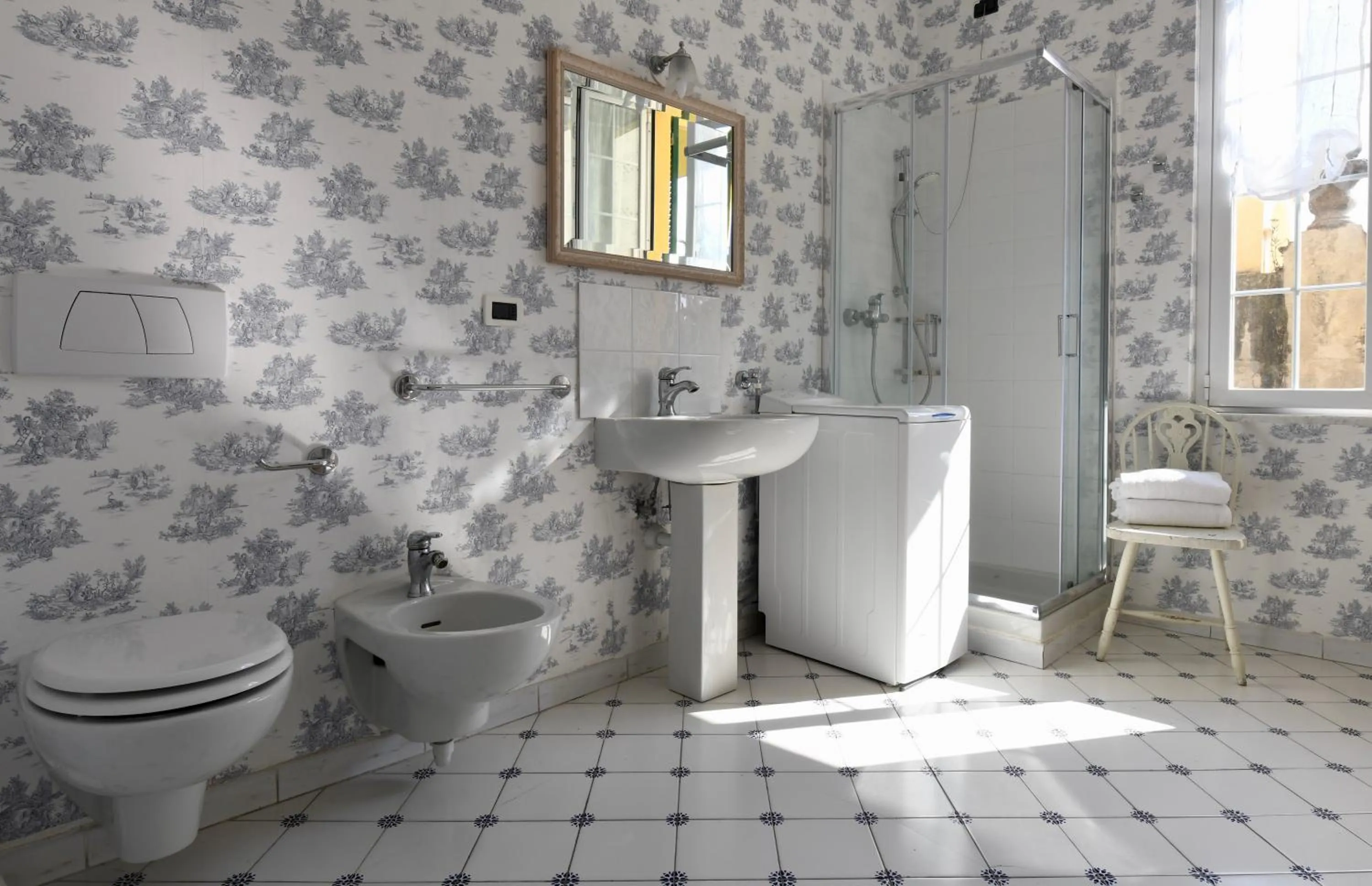 Bathroom in Hotel Villa Maria & Apartment