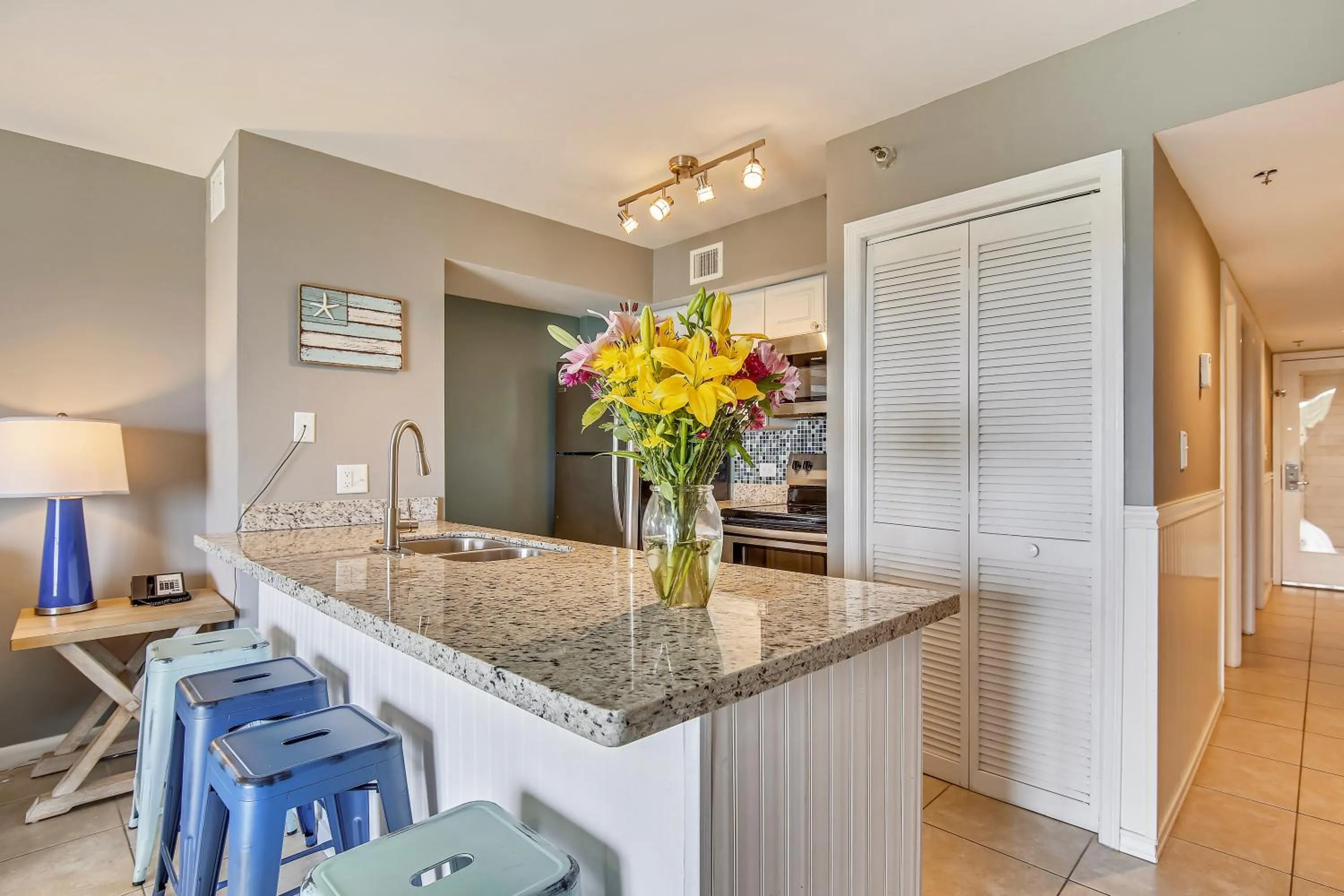 Kitchen or kitchenette in Ocean Pointe Suites at Key Largo