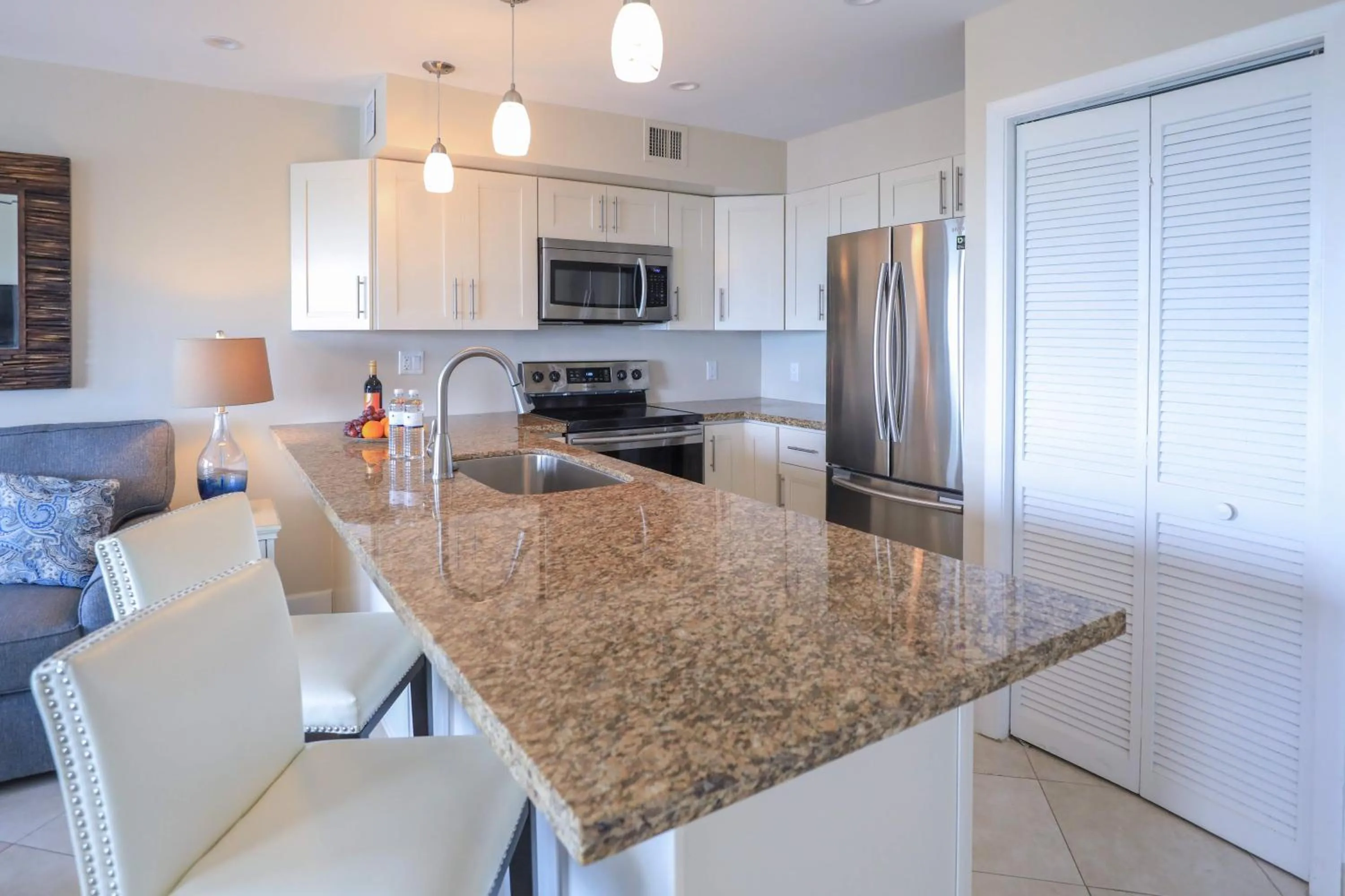 Kitchen or kitchenette in Ocean Pointe Suites at Key Largo