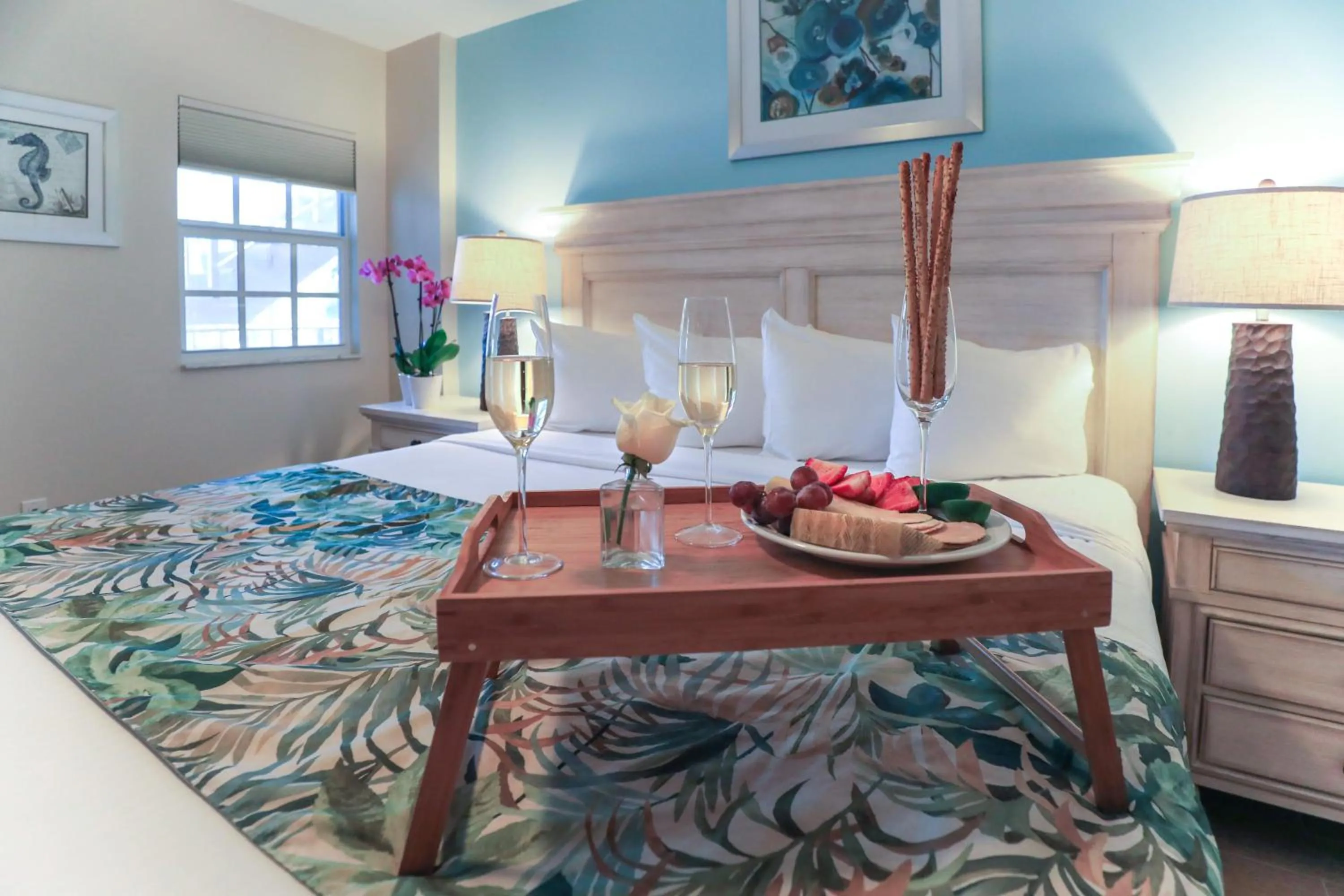 Bed in Ocean Pointe Suites at Key Largo