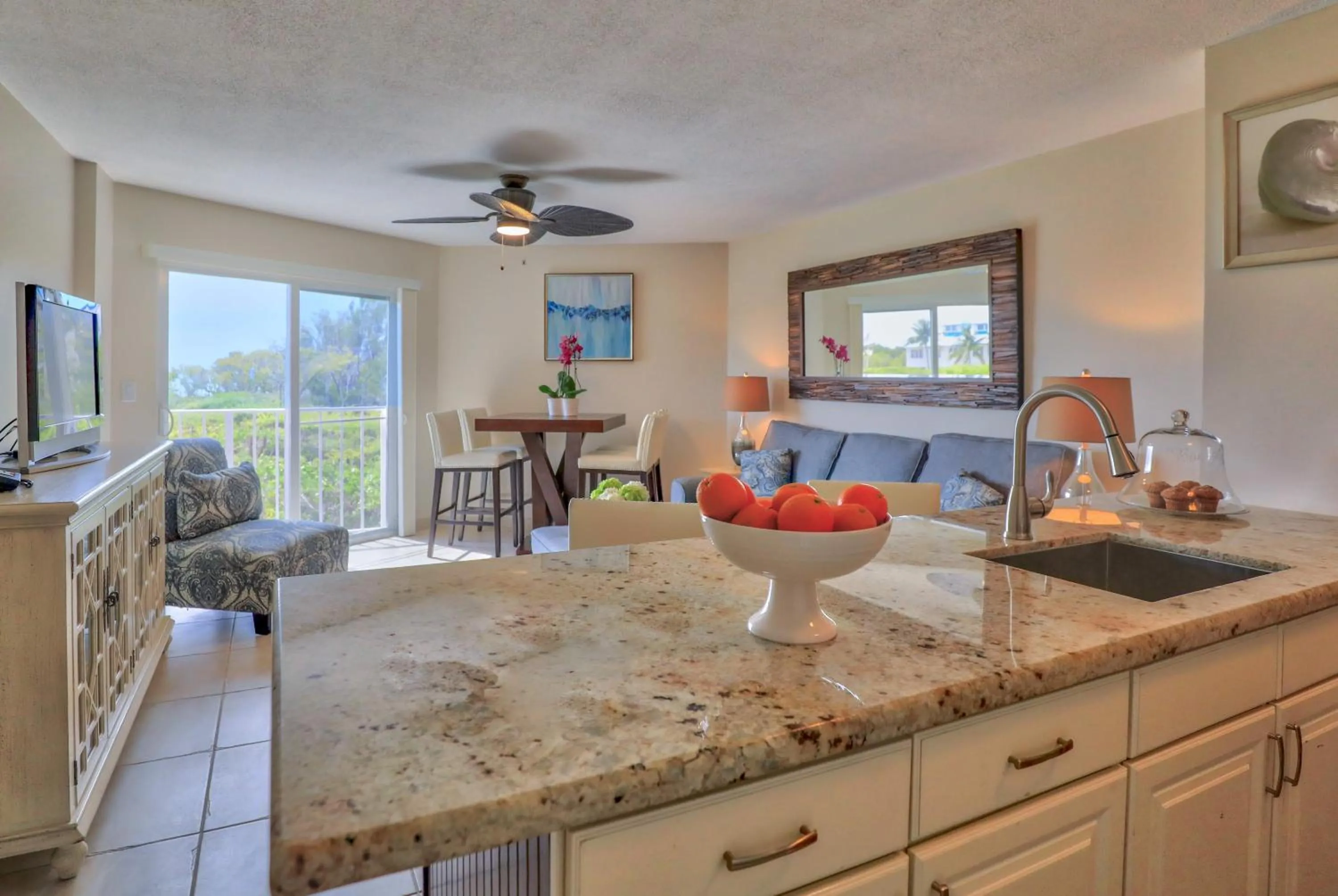 Kitchen or kitchenette in Ocean Pointe Suites at Key Largo