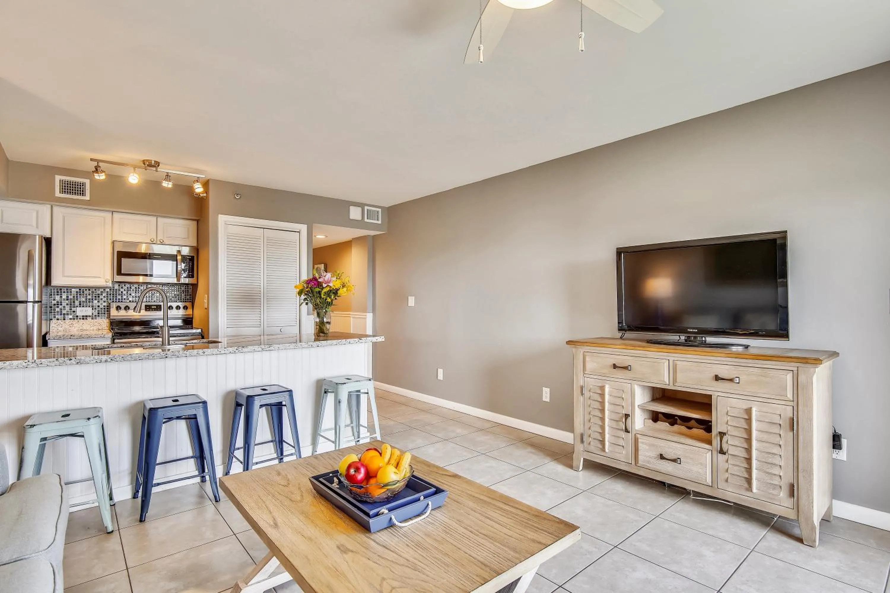 Living room in Ocean Pointe Suites at Key Largo