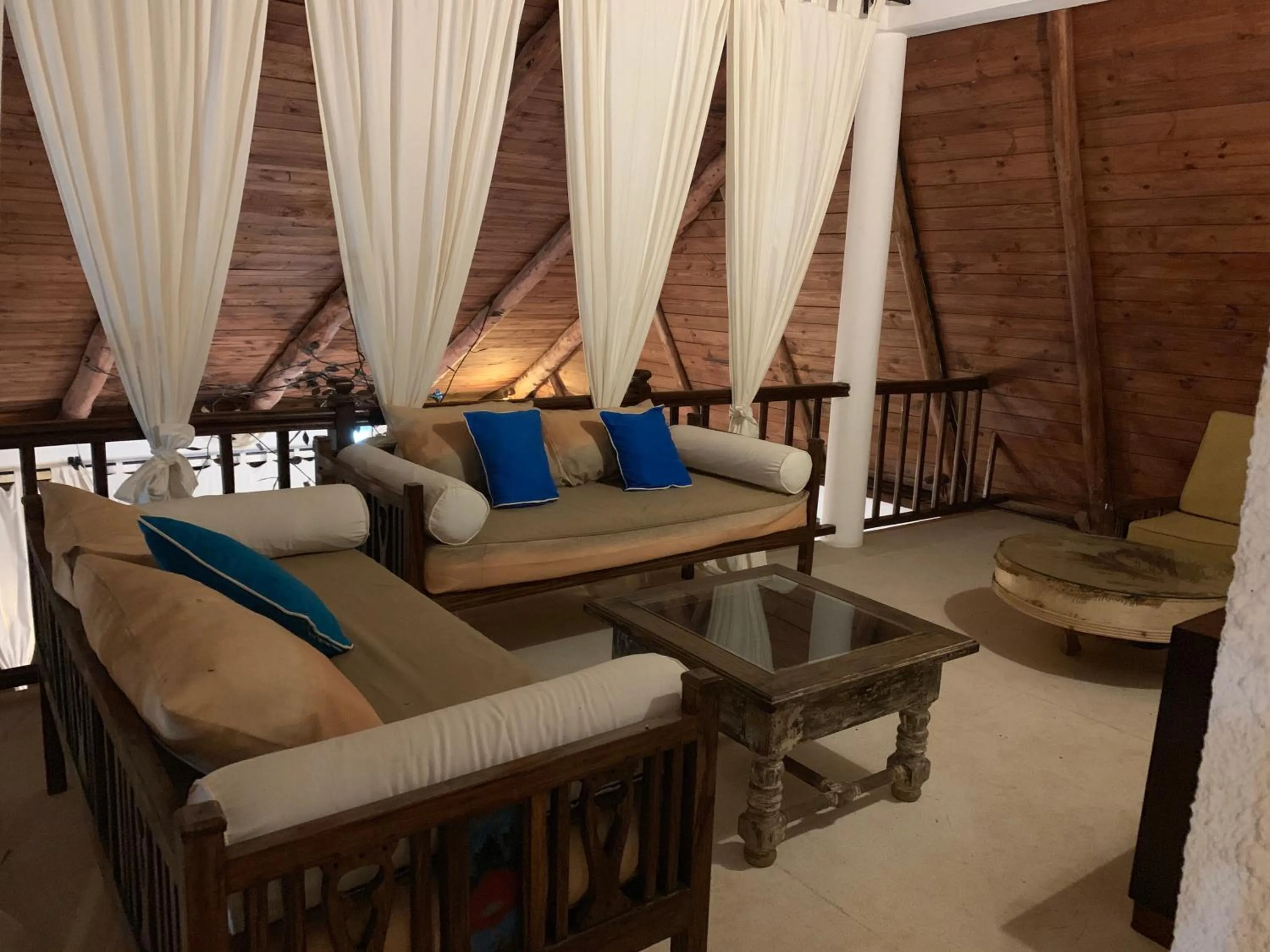 Seating area, Bed in Villa Ameera Malindi