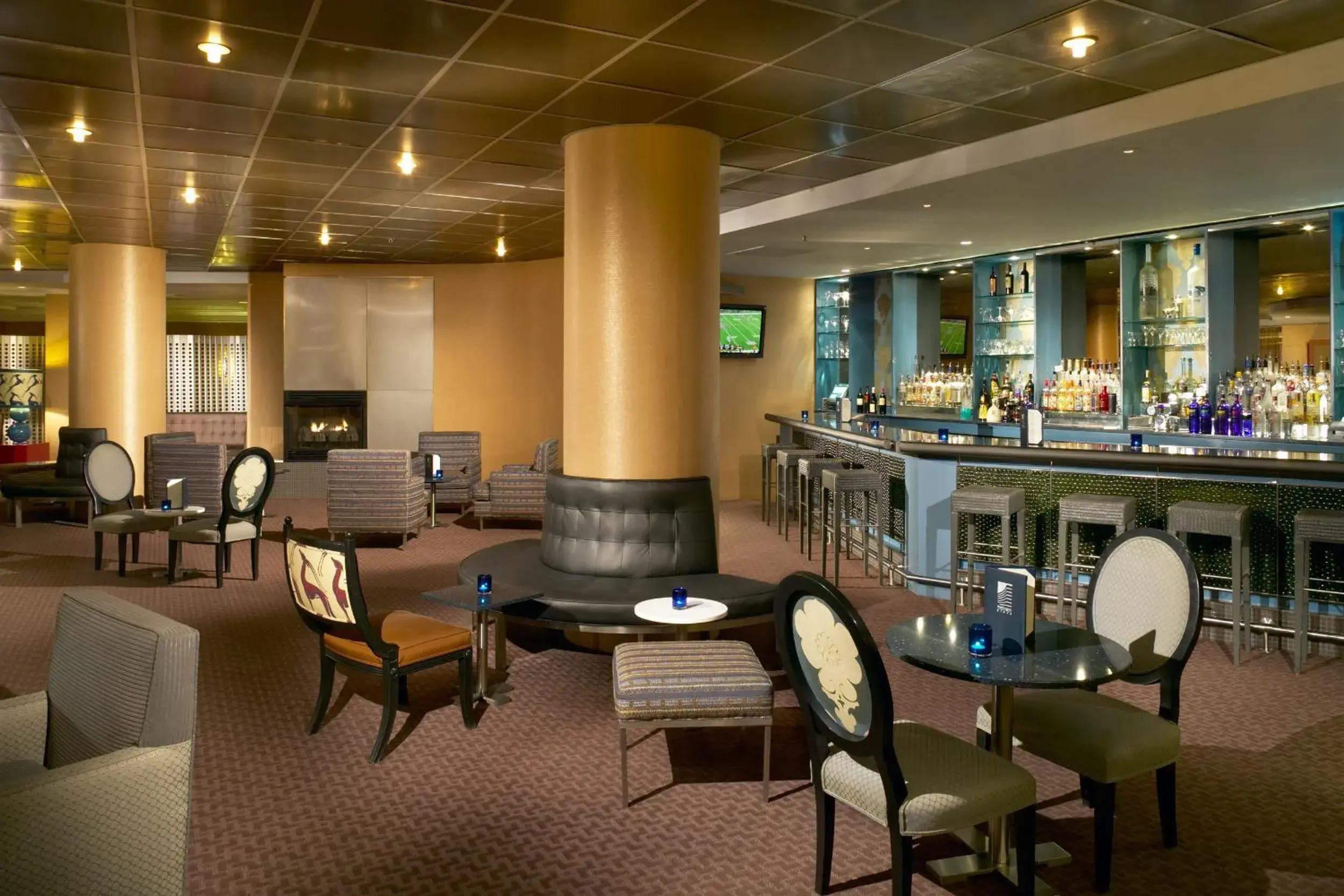 Lounge or bar in Washington Plaza Hotel Lounge or bar in Washington Plaza Hotel