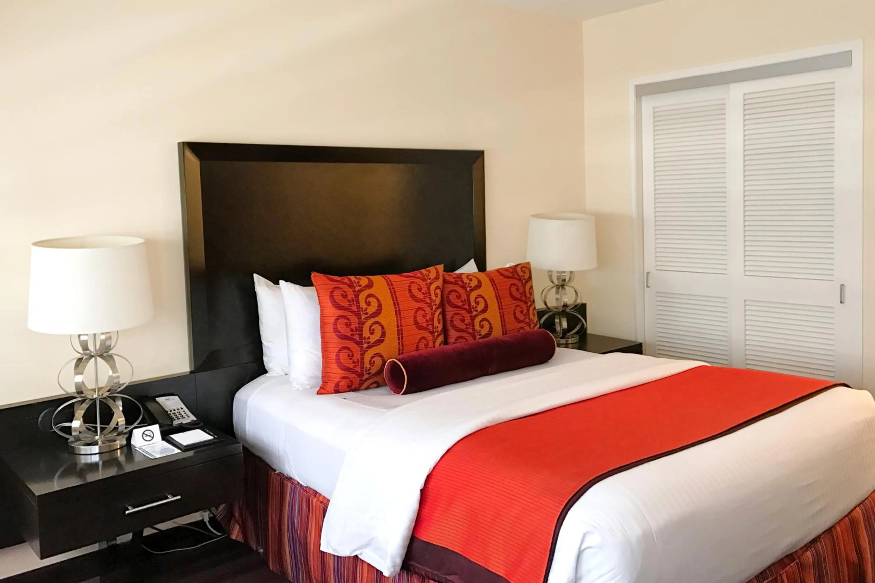 Bedroom, Bed in Washington Plaza Hotel