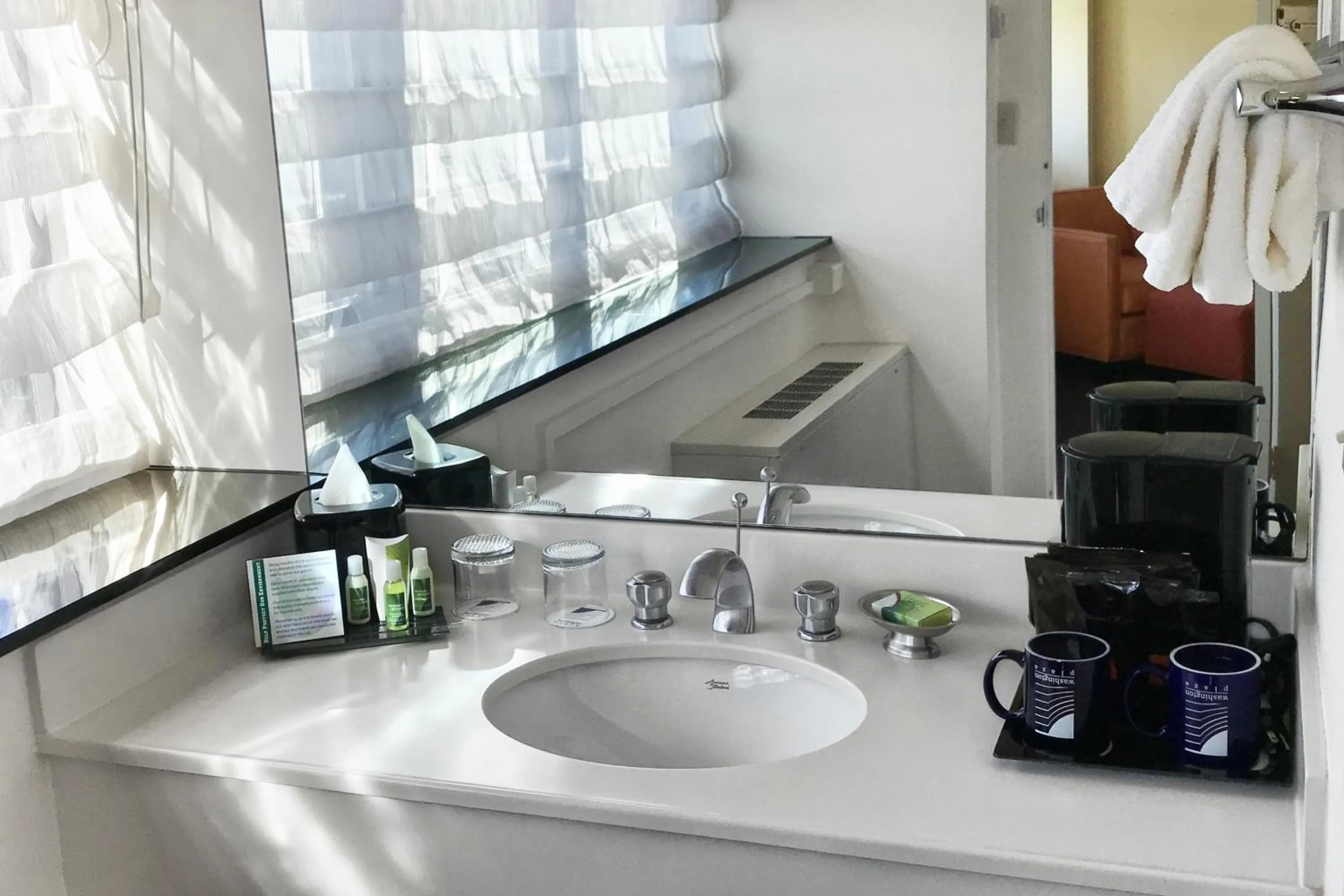 Bathroom in Washington Plaza Hotel