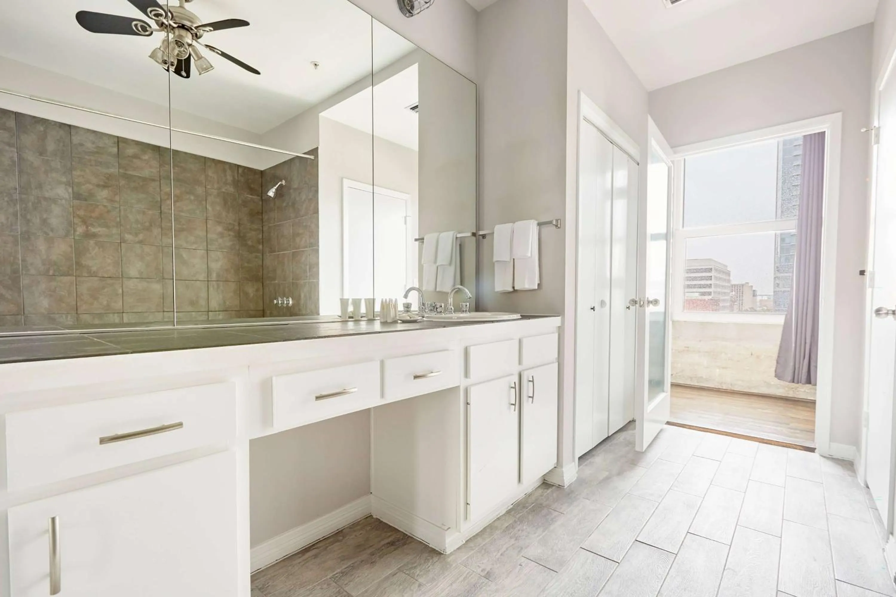 Bathroom in Sonder The Hogg Palace