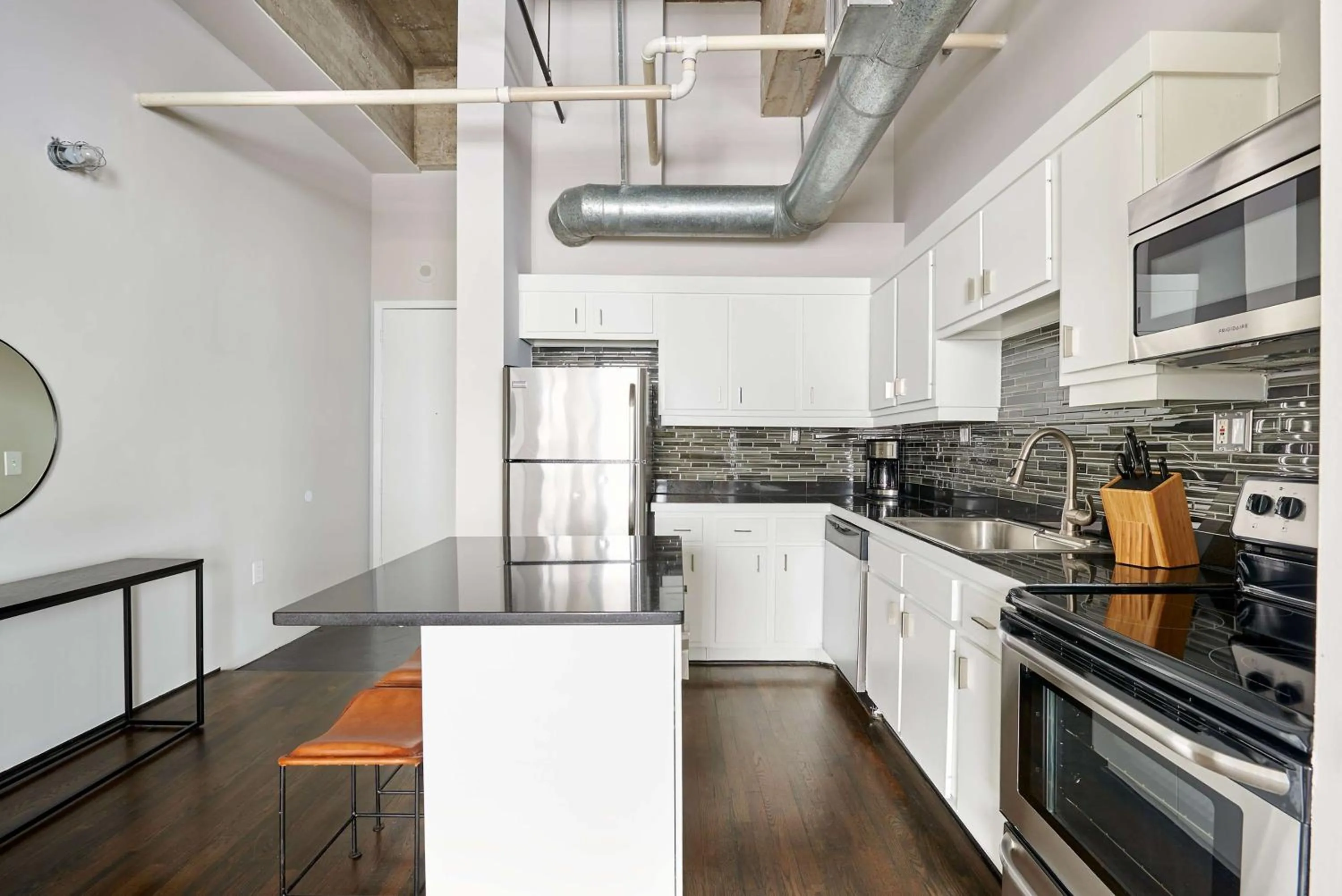 Photo of the whole room in Sonder The Hogg Palace