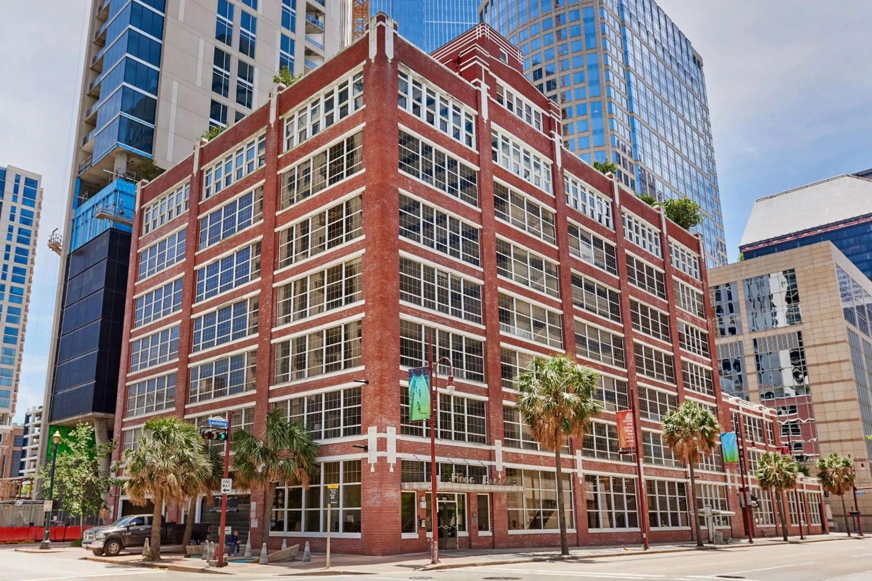 Property building in Sonder The Hogg Palace Property building in Sonder The Hogg Palace