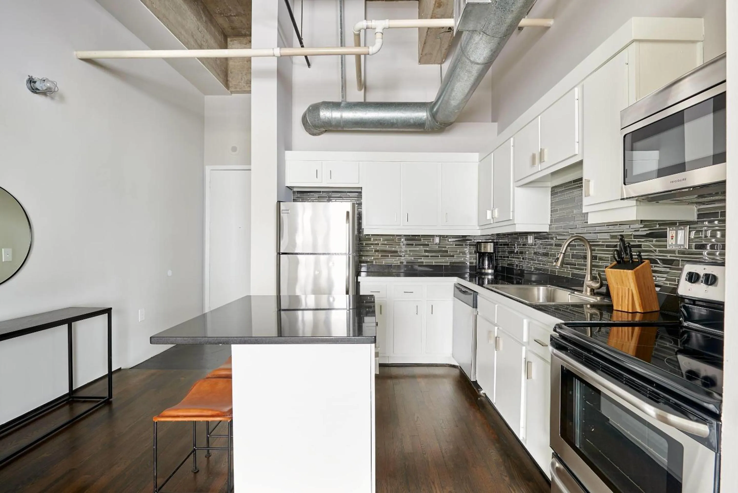 Photo of the whole room in Reside Houston Downtown, a Wyndham Residence