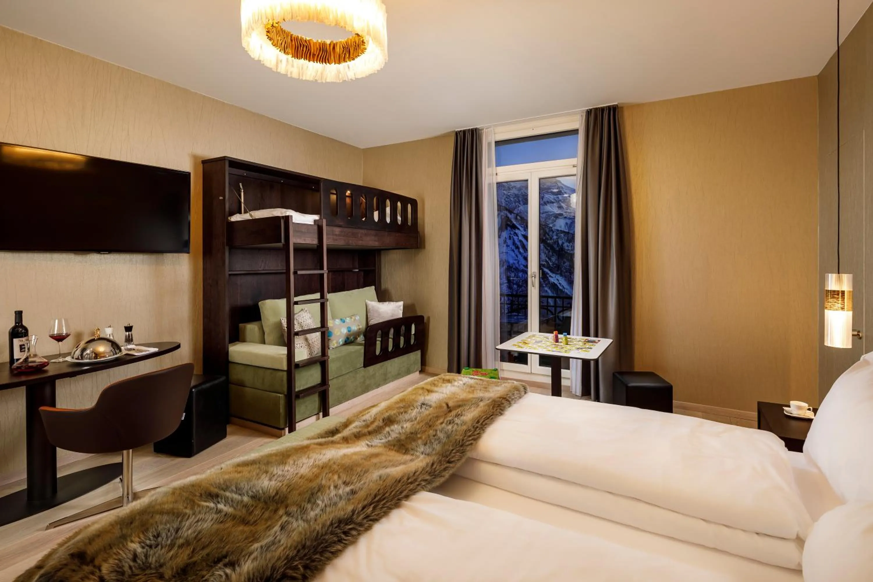 TV and multimedia, Bed in Märchenhotel