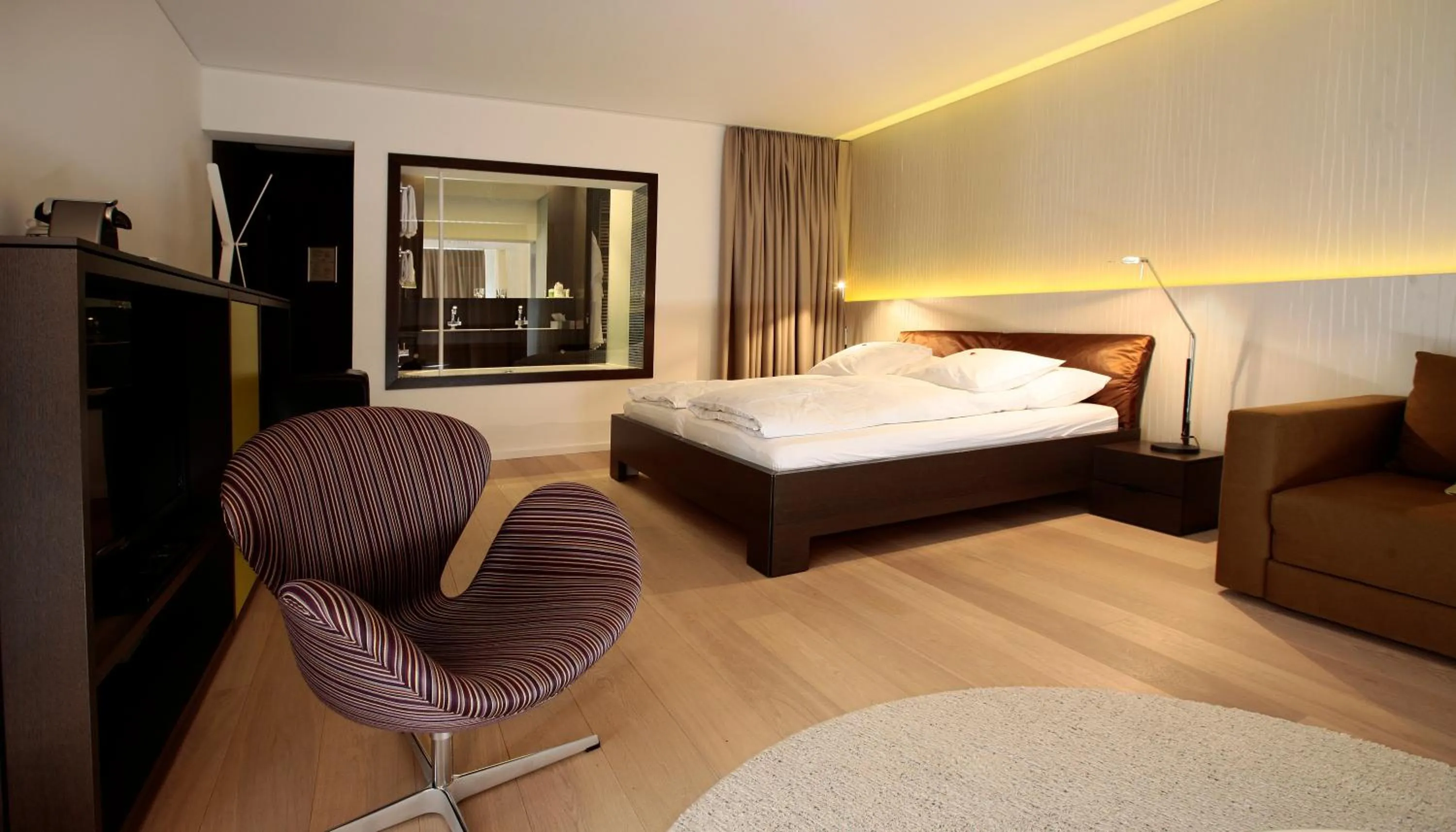 Photo of the whole room, Bed in Märchenhotel