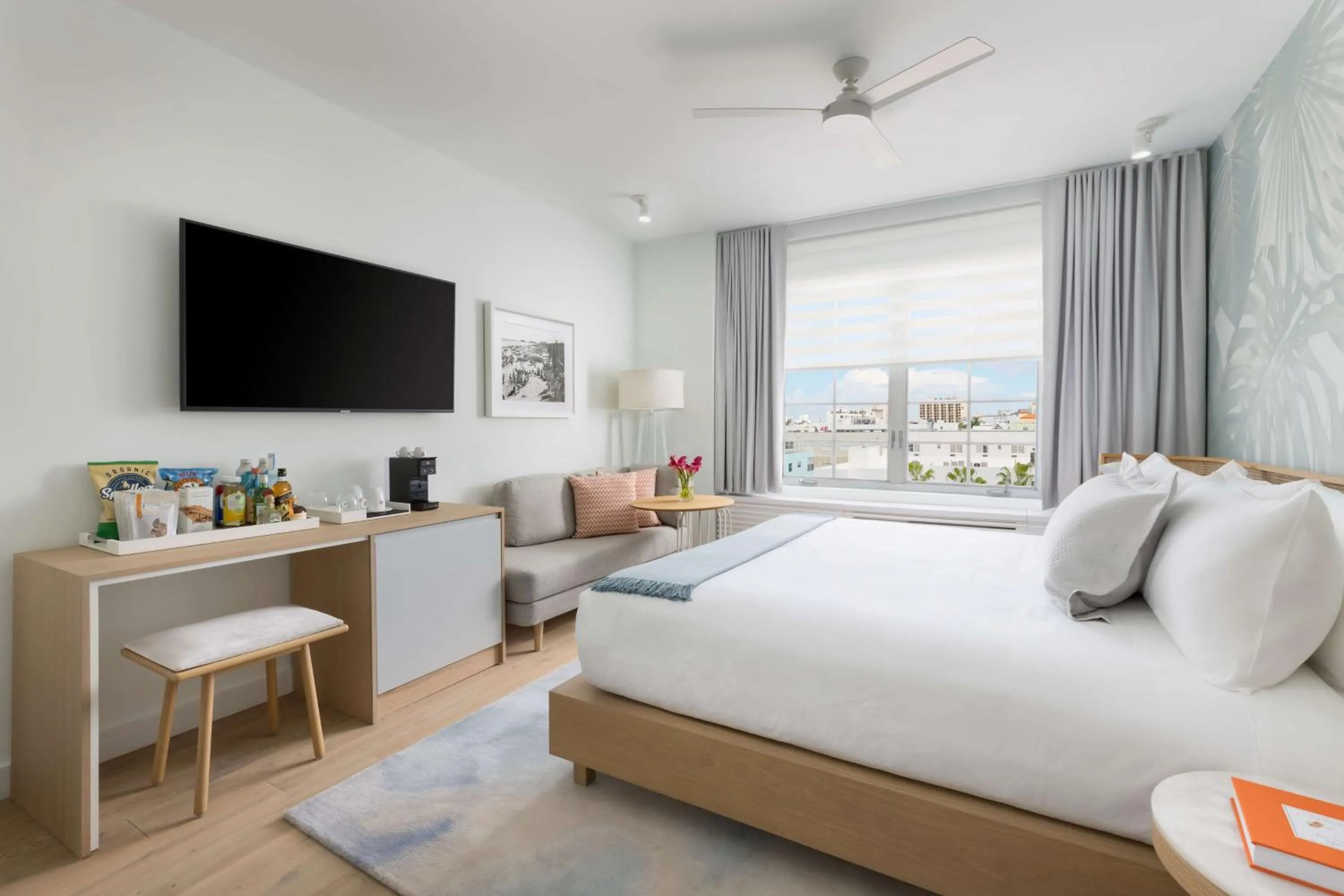 Bedroom, Bed in The Gabriel Miami South Beach, Curio Collection by Hilton