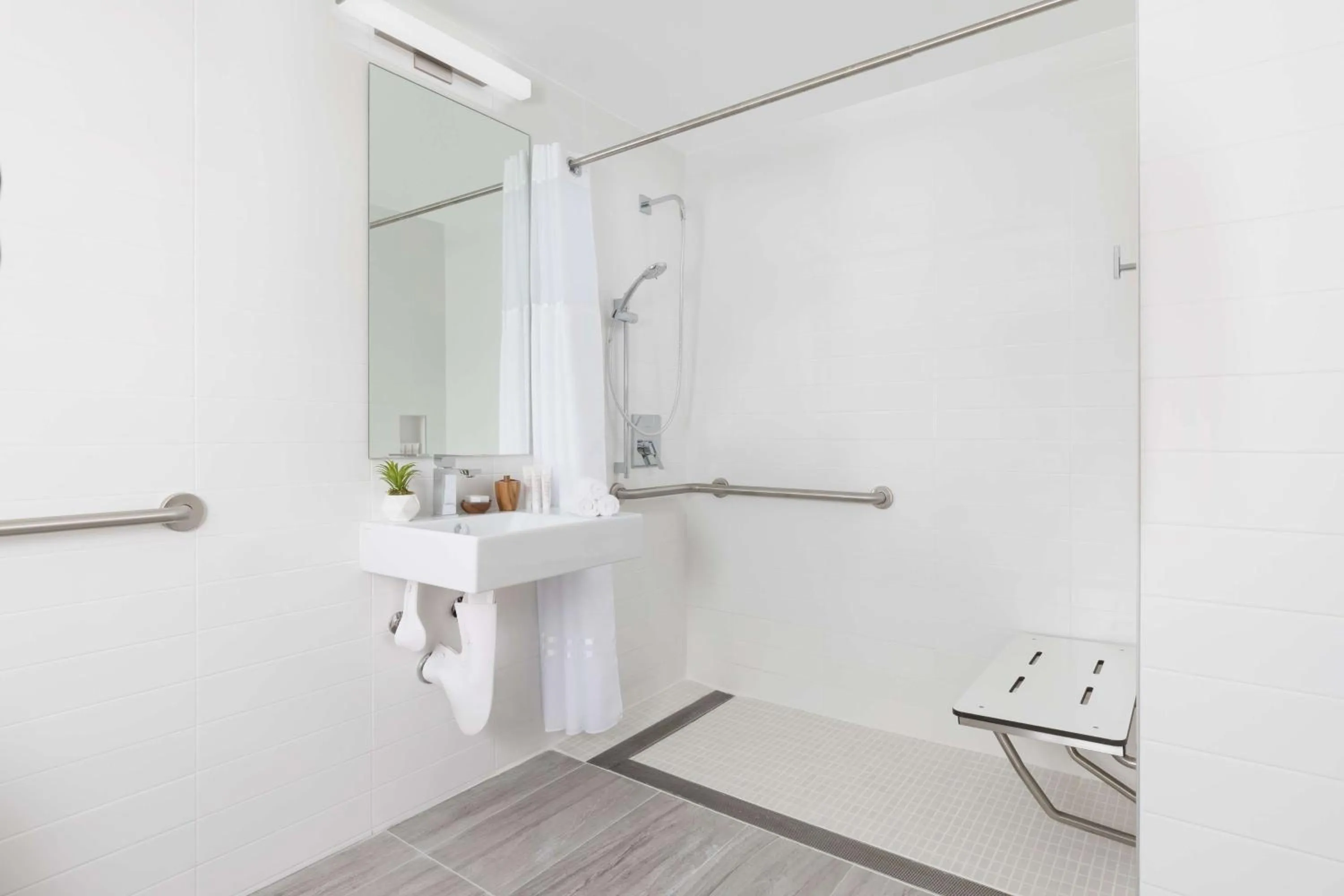 Bathroom in The Gabriel Miami South Beach, Curio Collection by Hilton