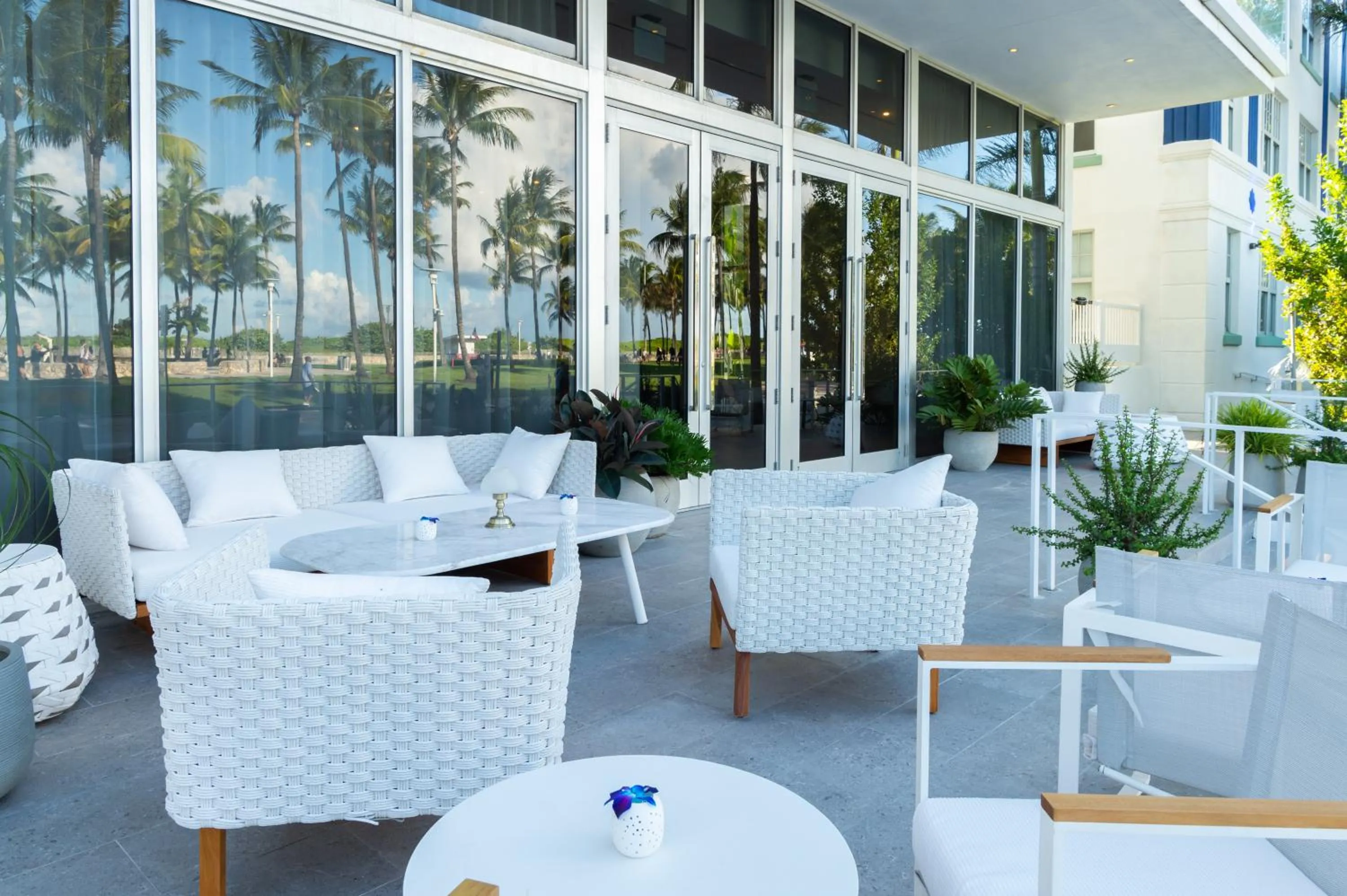 Restaurant/places to eat in Park Central South Beach