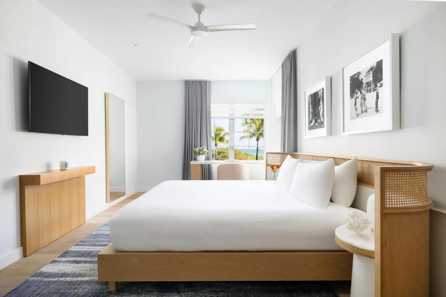 Bed in Park Central South Beach