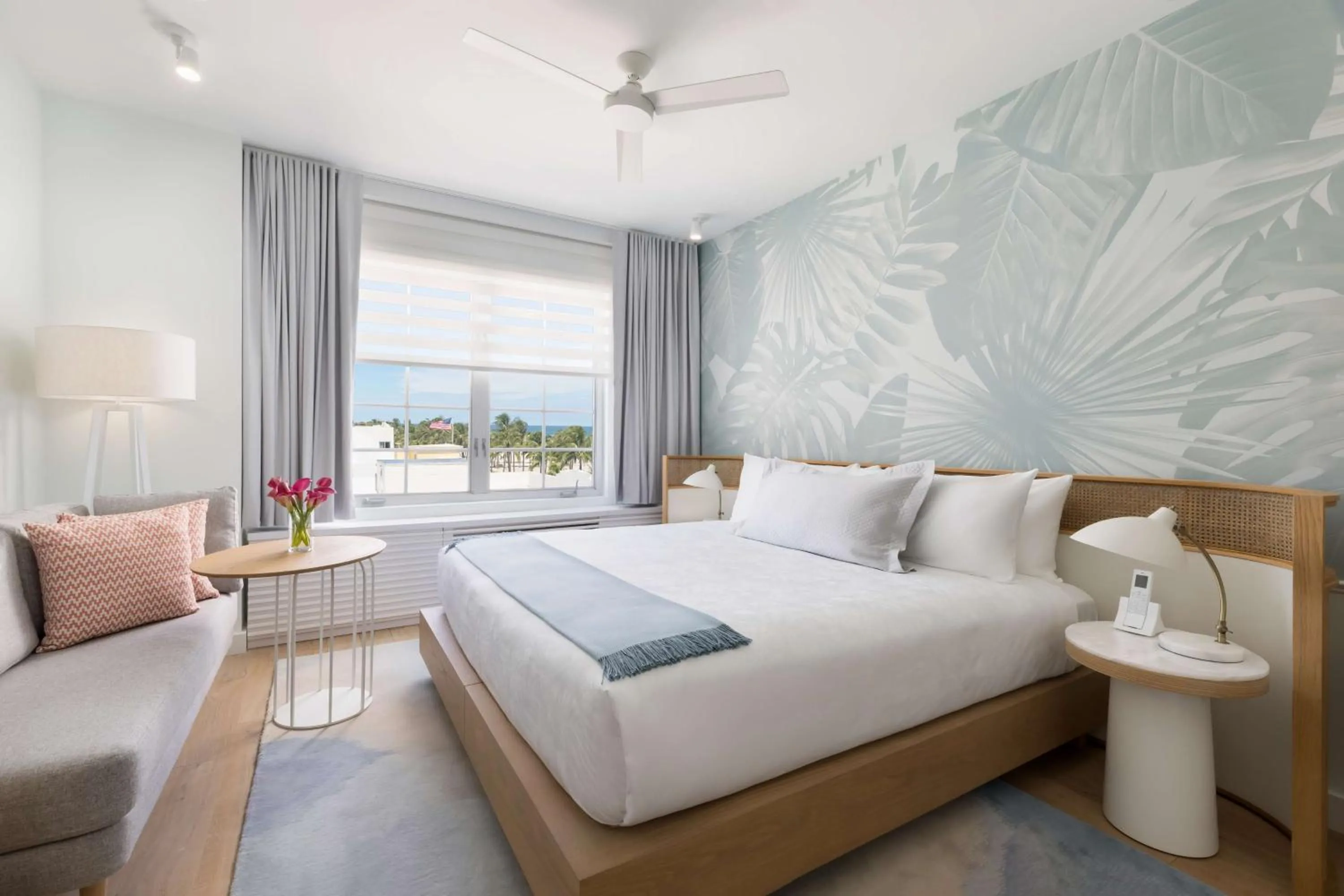 Living room, Bed in The Gabriel Miami South Beach, Curio Collection by Hilton