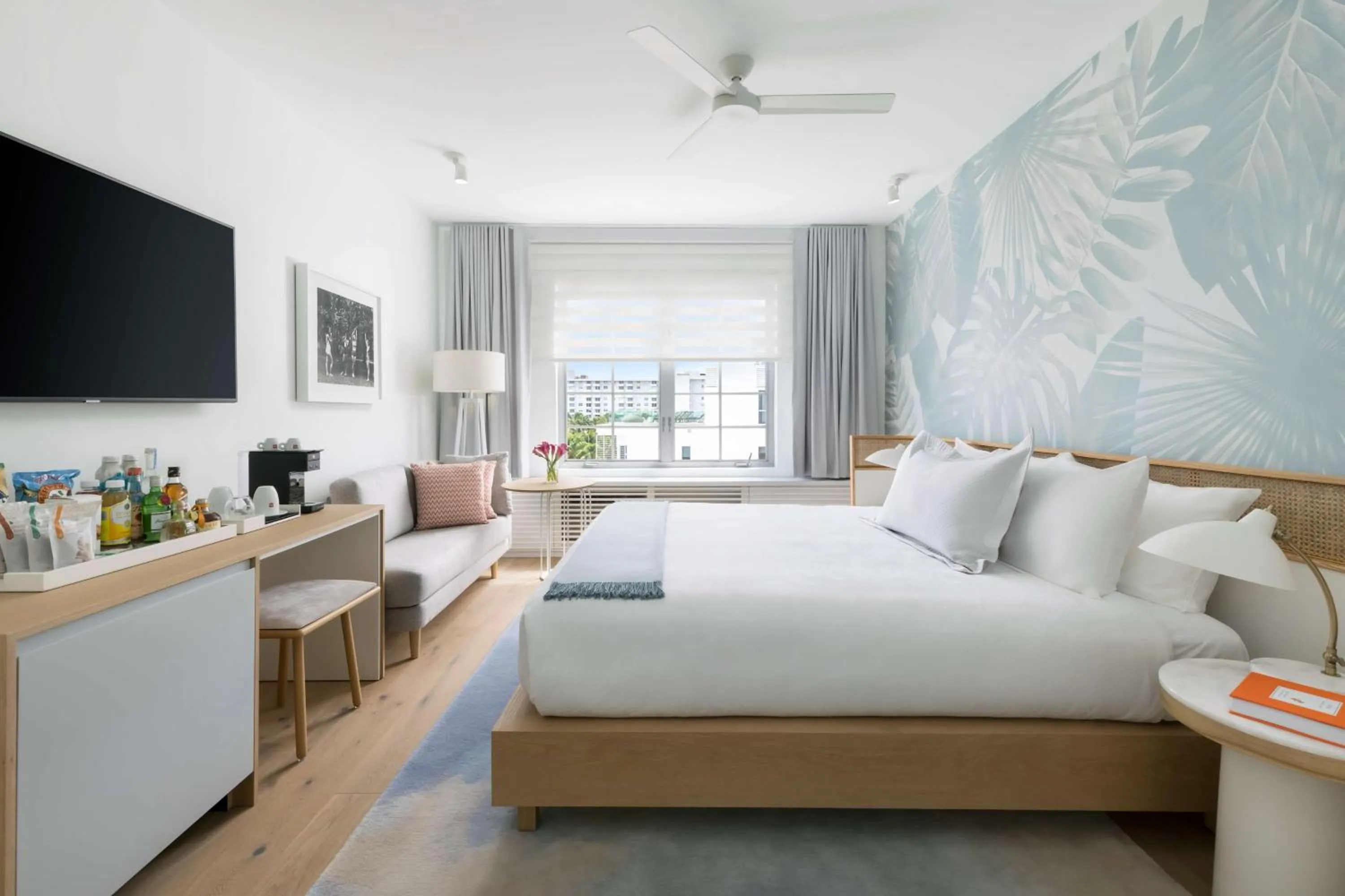 Bedroom, Bed in The Gabriel Miami South Beach, Curio Collection by Hilton