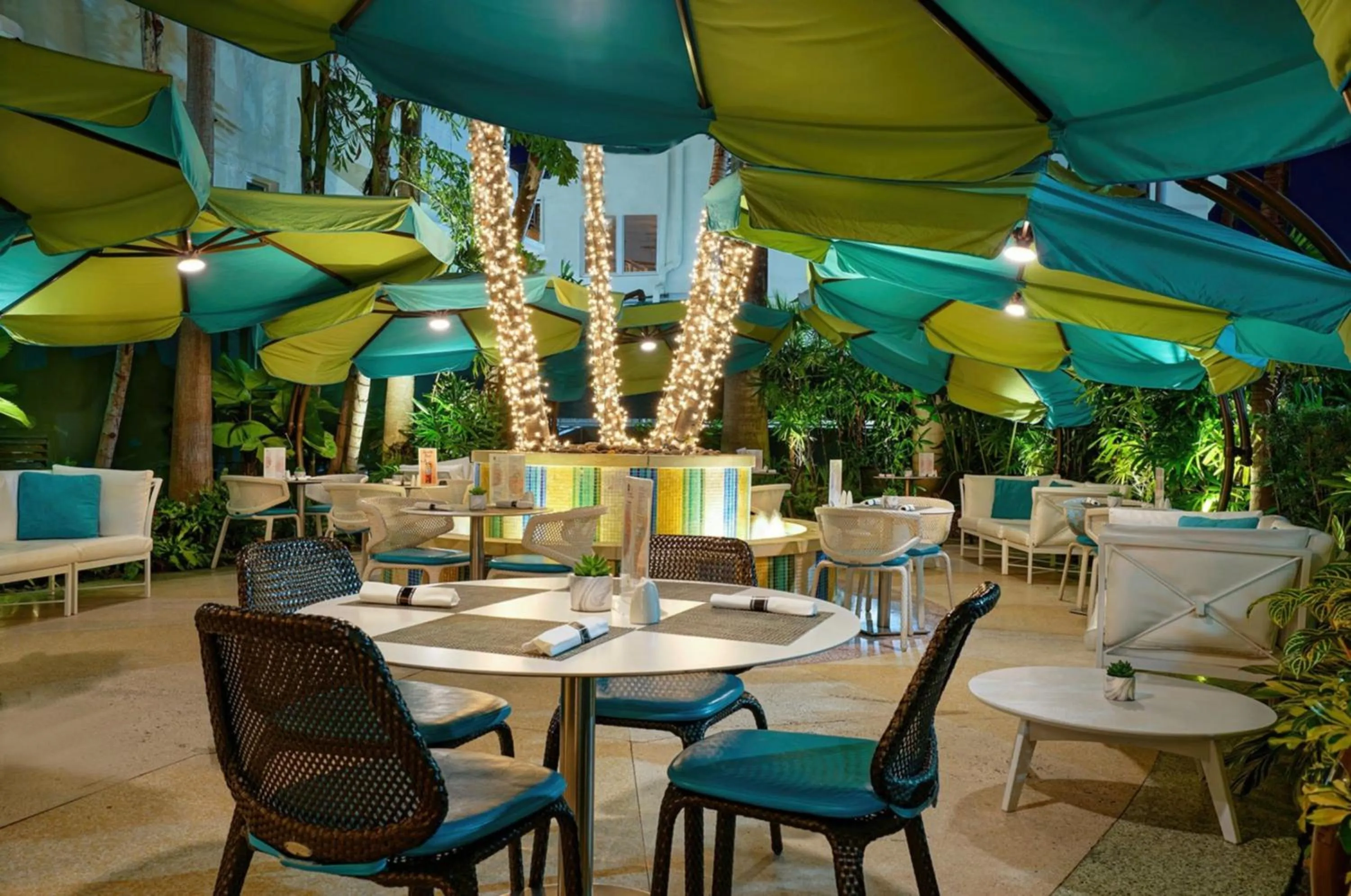 Restaurant/places to eat in The Tony Hotel South Beach