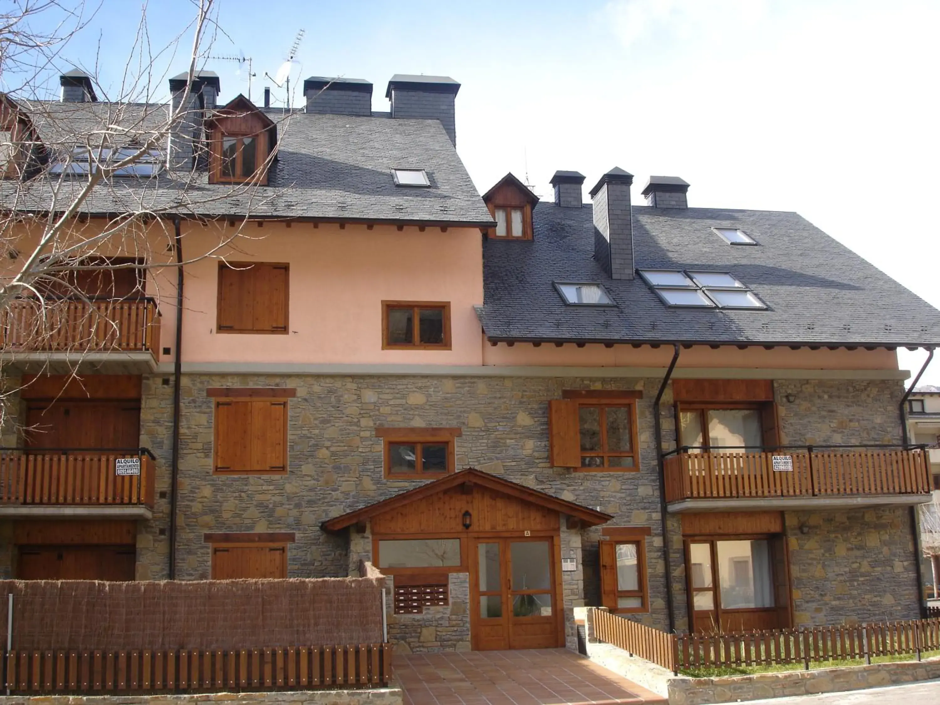 Apartamentos wifi Baqueira & Aigüestortes con jardín privado Apartamentos wifi Baqueira & Aigüestortes con jardín privado