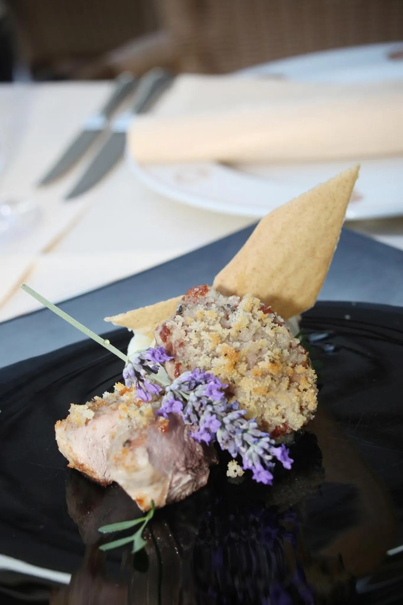 Restaurant/places to eat in Hotel Elite