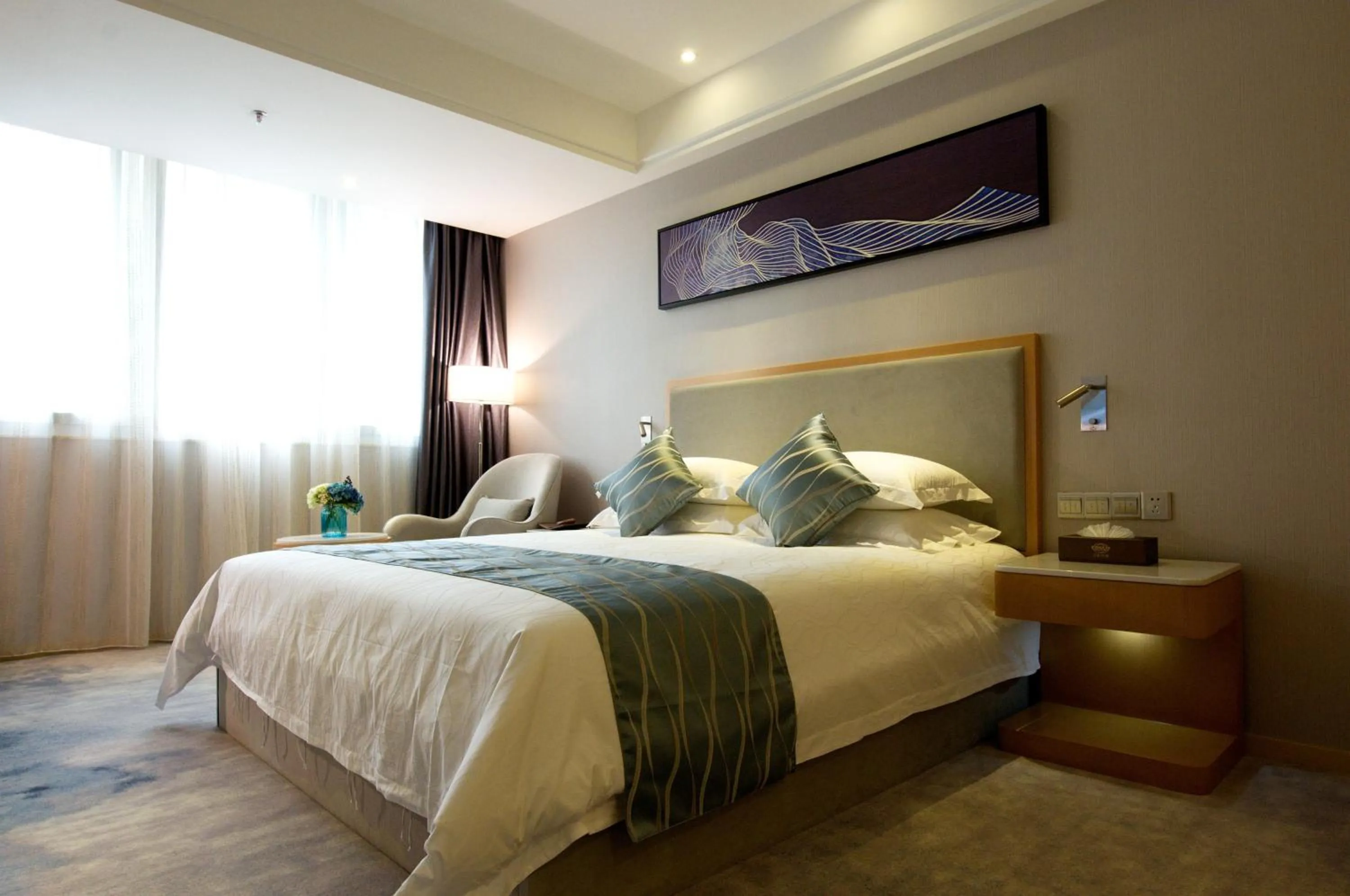 Photo of the whole room, Bed in Guangzhou Seaman Hotel-Line 2 JiangNanXi Station