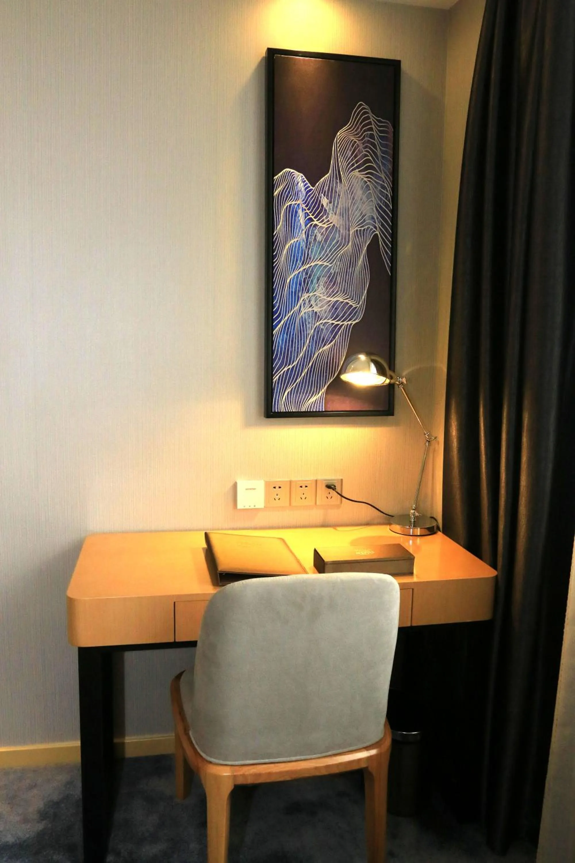 Seating area in Guangzhou Seaman Hotel-Line 2 JiangNanXi Station