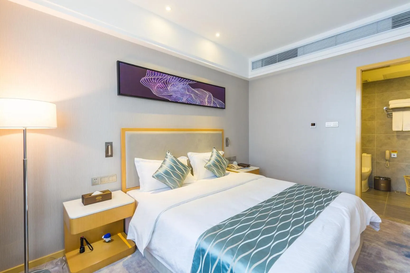 Bedroom, Bed in Guangzhou Seaman Hotel-Line 2 JiangNanXi Station