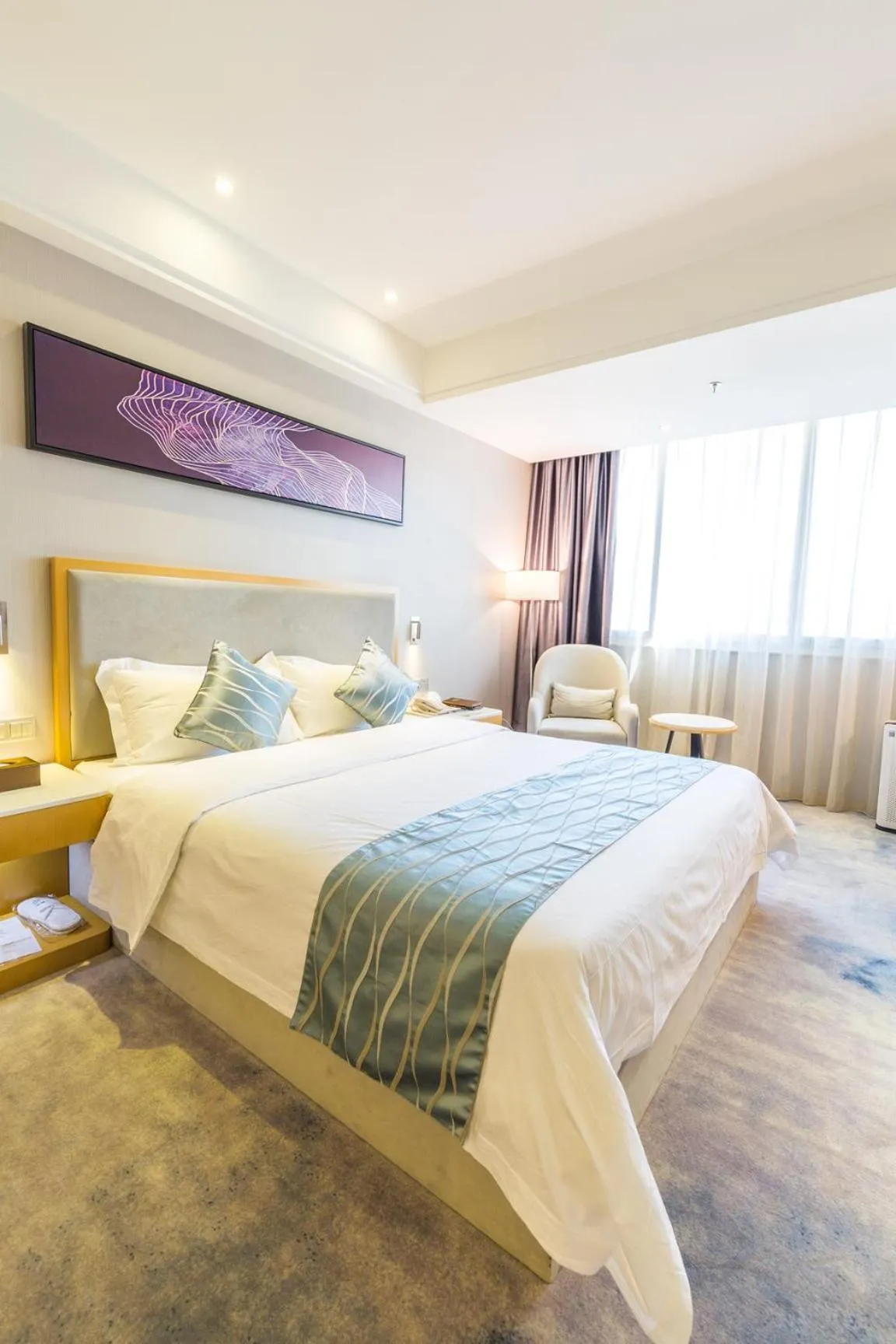 Bed in Guangzhou Seaman Hotel-Line 2 JiangNanXi Station