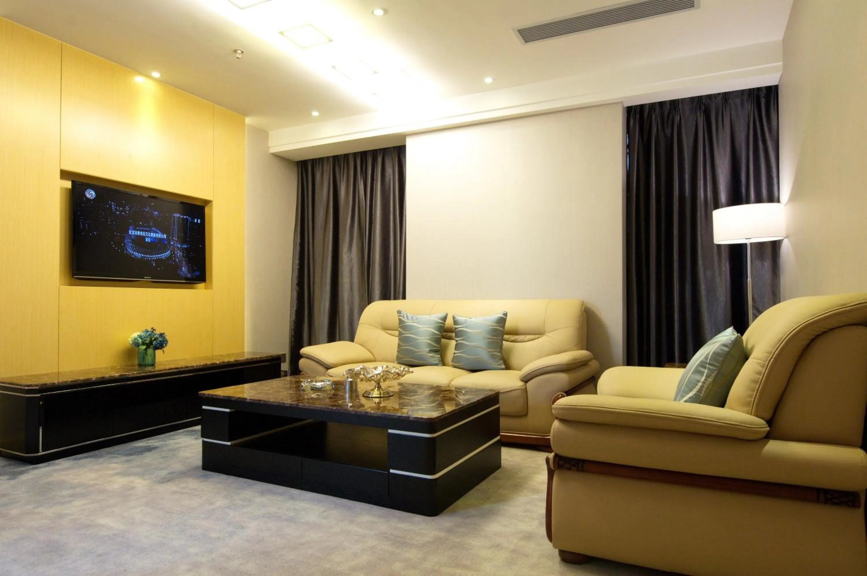 Living room in Guangzhou Seaman Hotel-Line 2 JiangNanXi Station