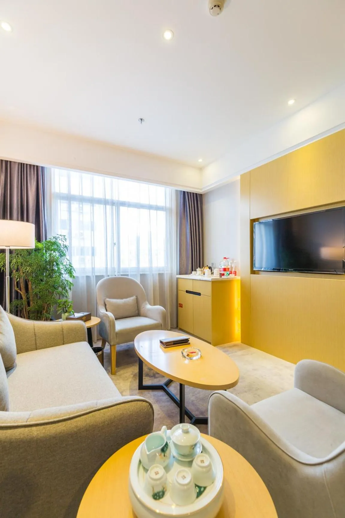 Living room in Guangzhou Seaman Hotel-Line 2 JiangNanXi Station