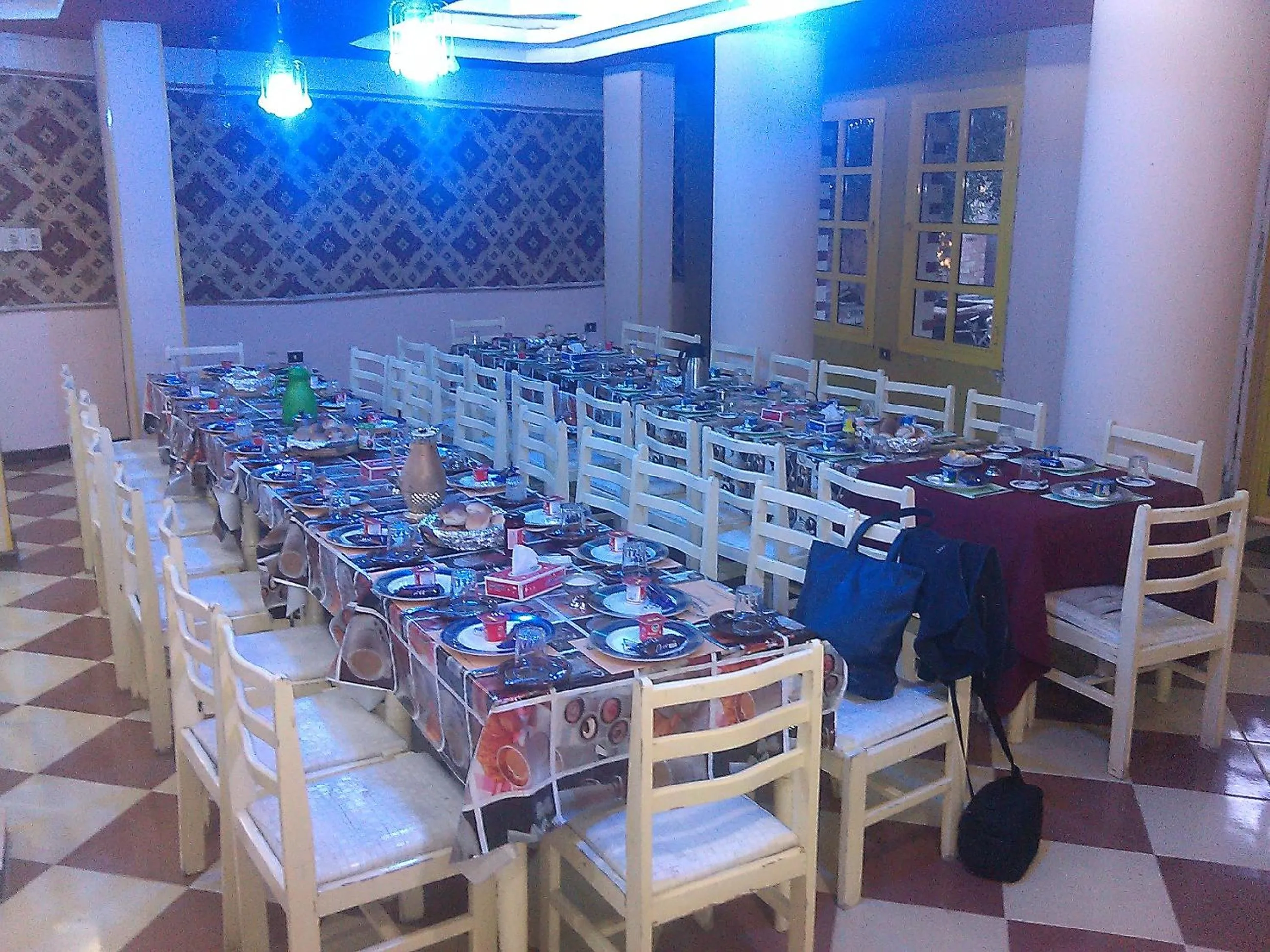 Restaurant/places to eat in Pharaohs Hotel