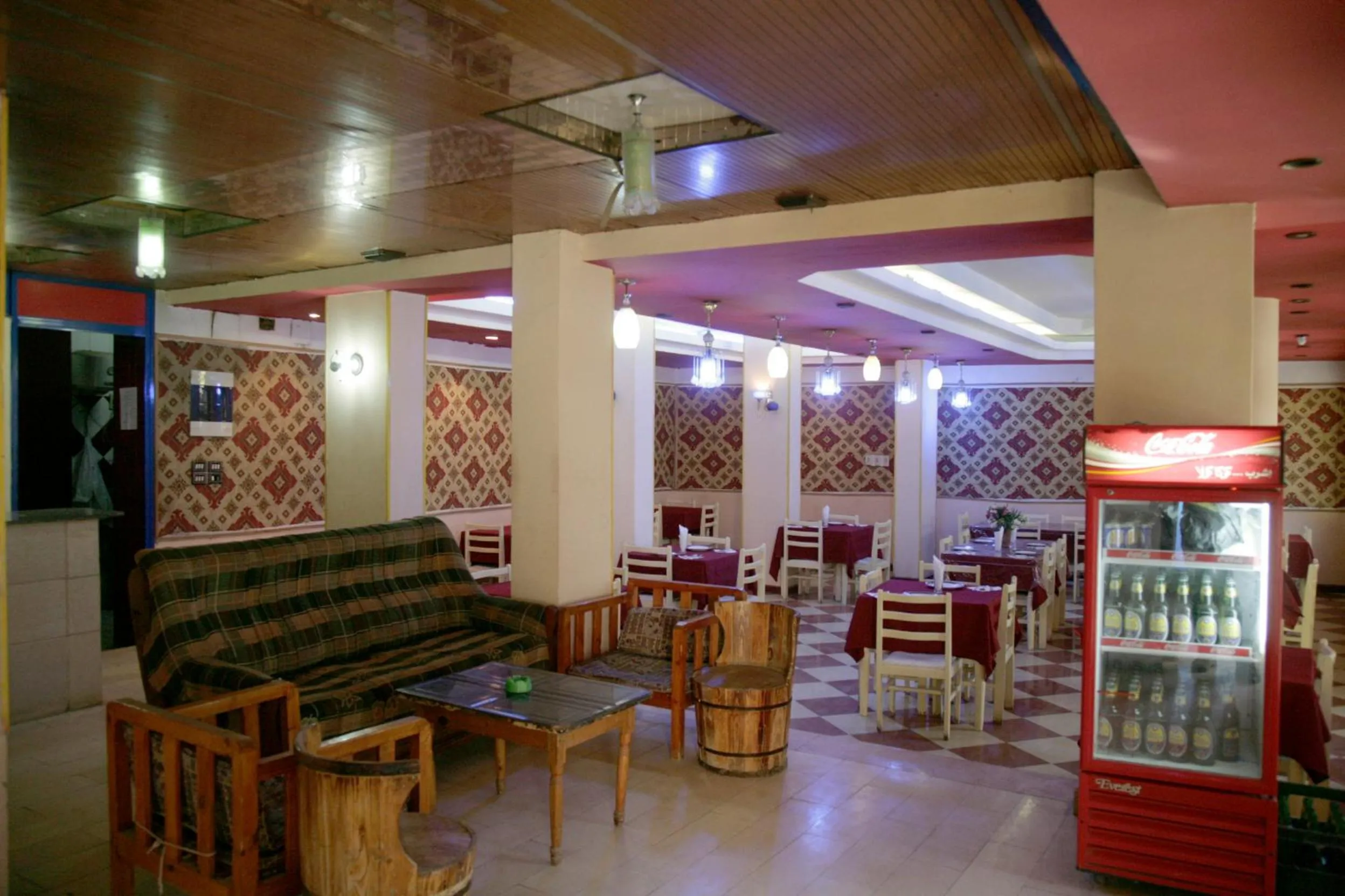 Restaurant/places to eat in Pharaohs Hotel