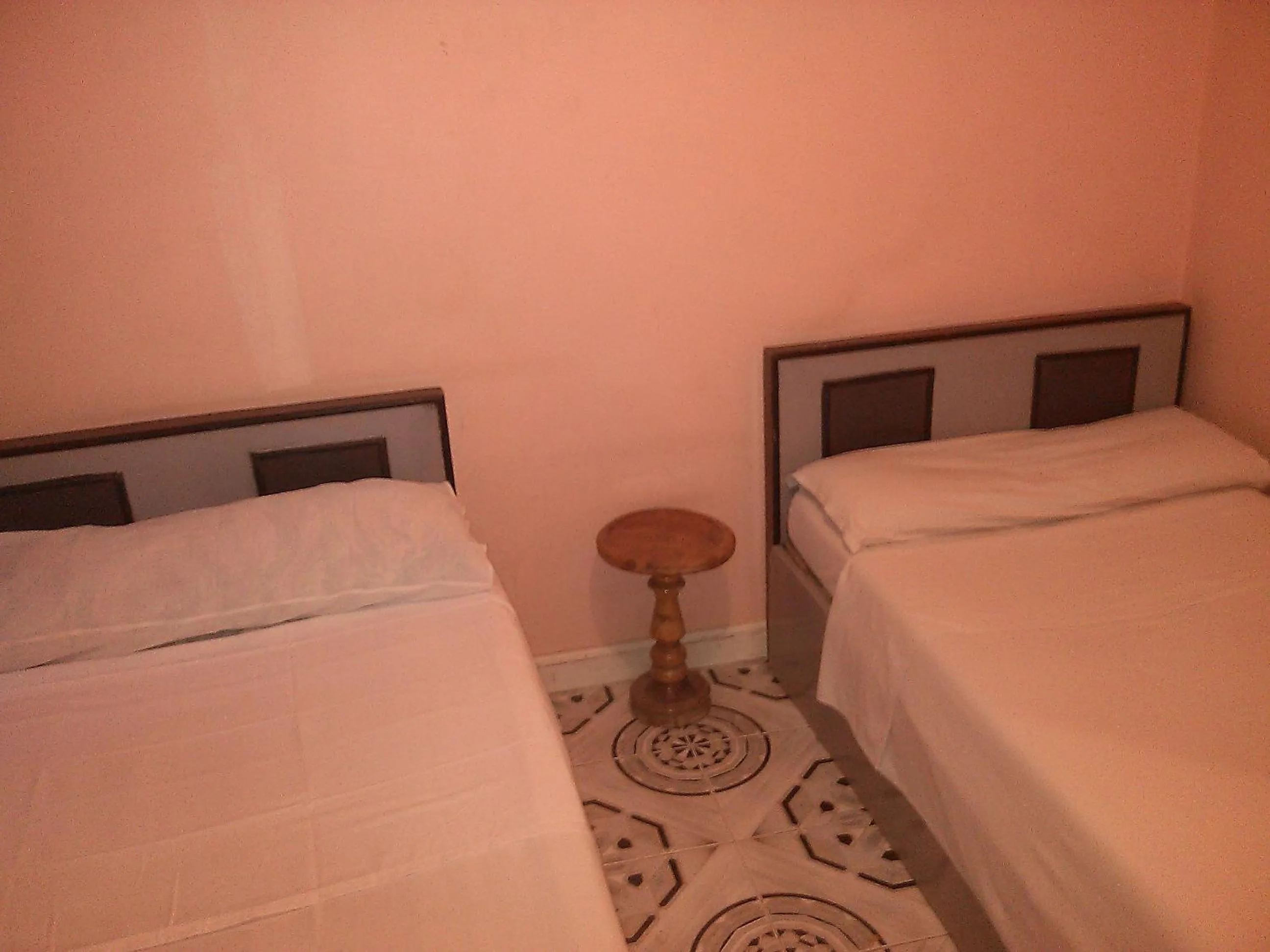 Bedroom, Bed in Pharaohs Hotel