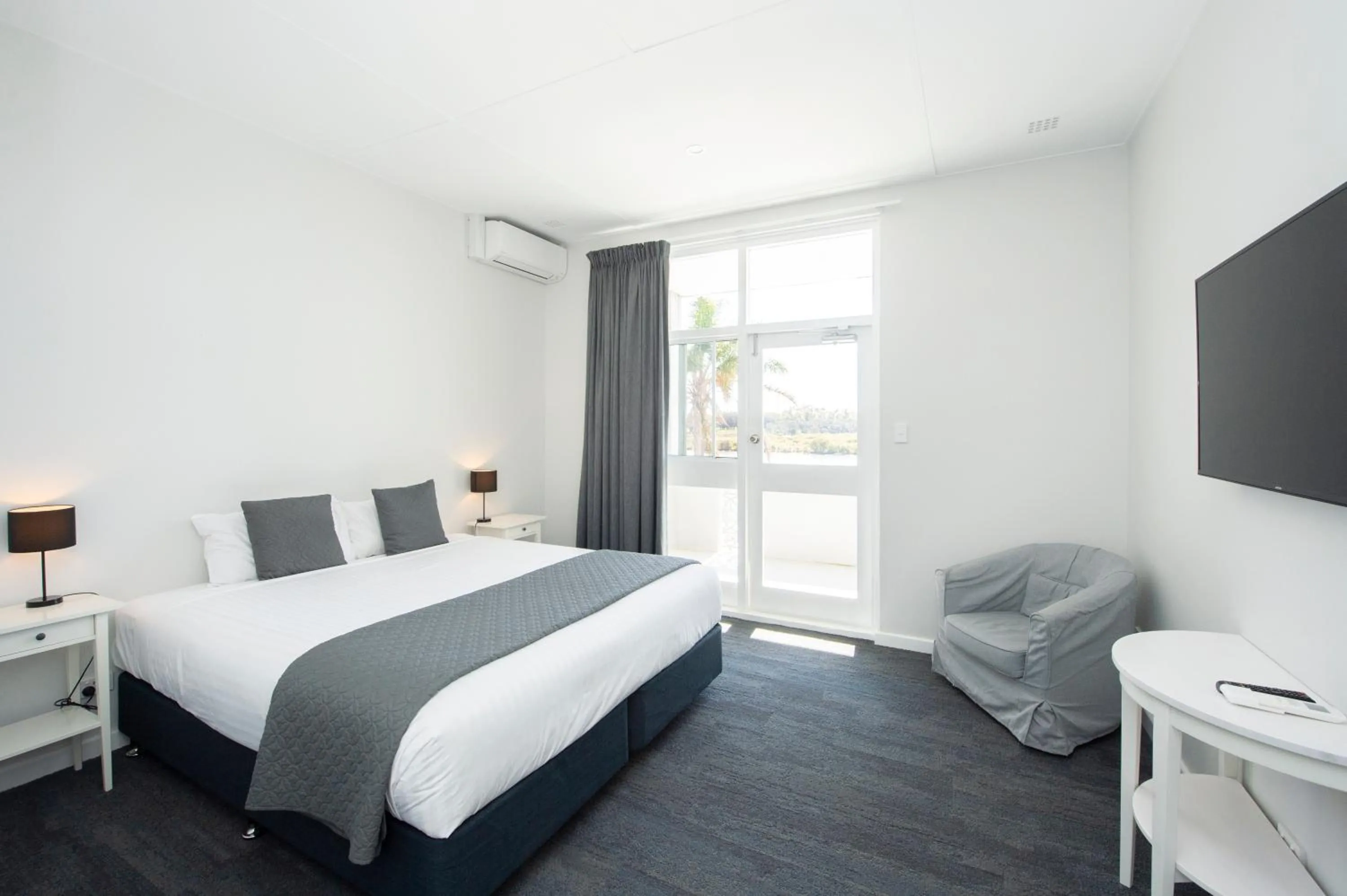 Bed in The Parade Hotel