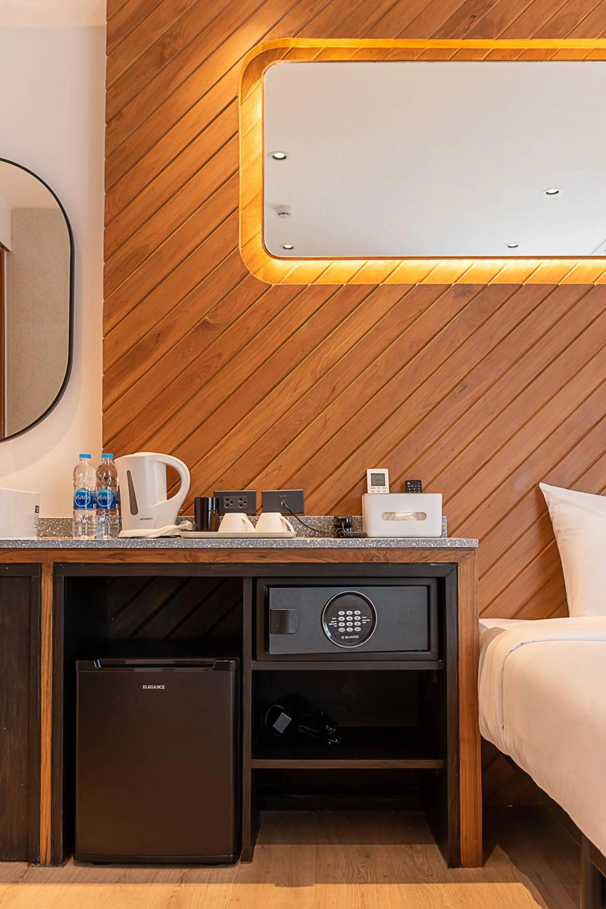 Bedroom, Bed in Boxpackers Pratunam