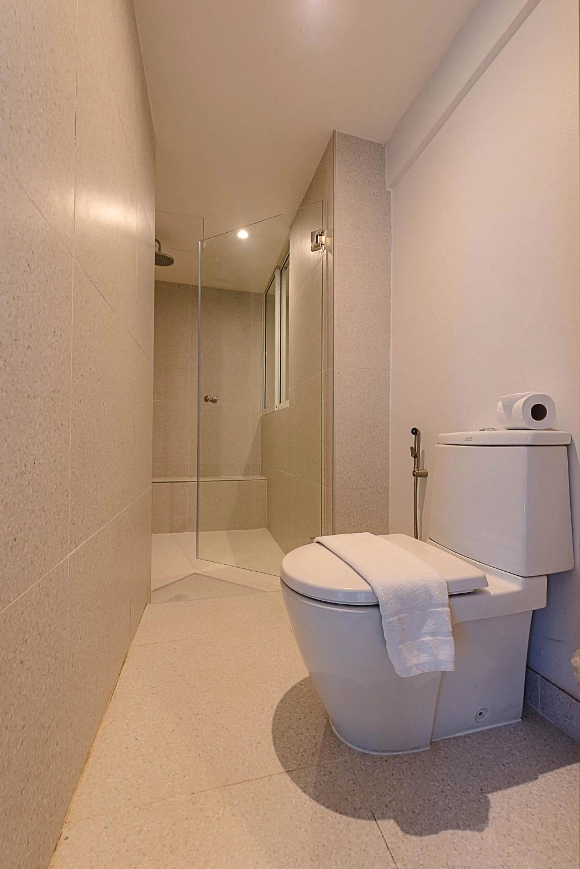 Shower in Boxpackers Pratunam