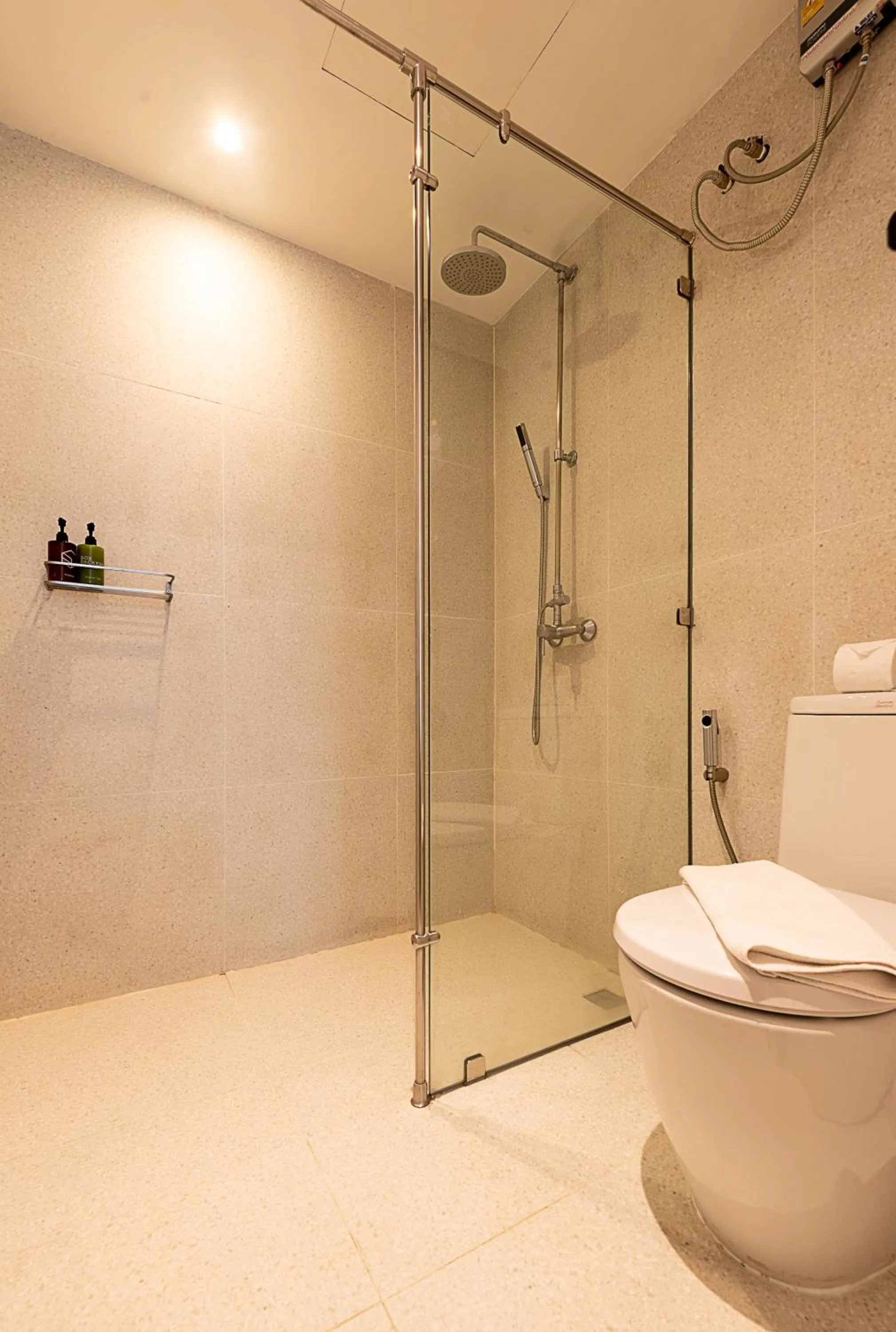 Shower in Boxpackers Pratunam