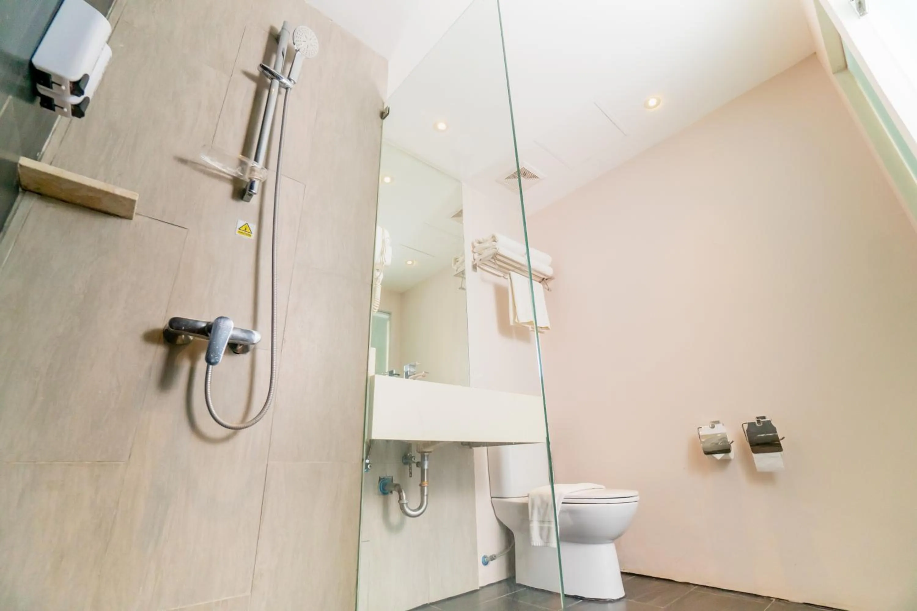 Shower in Solea Palm Resort Mactan