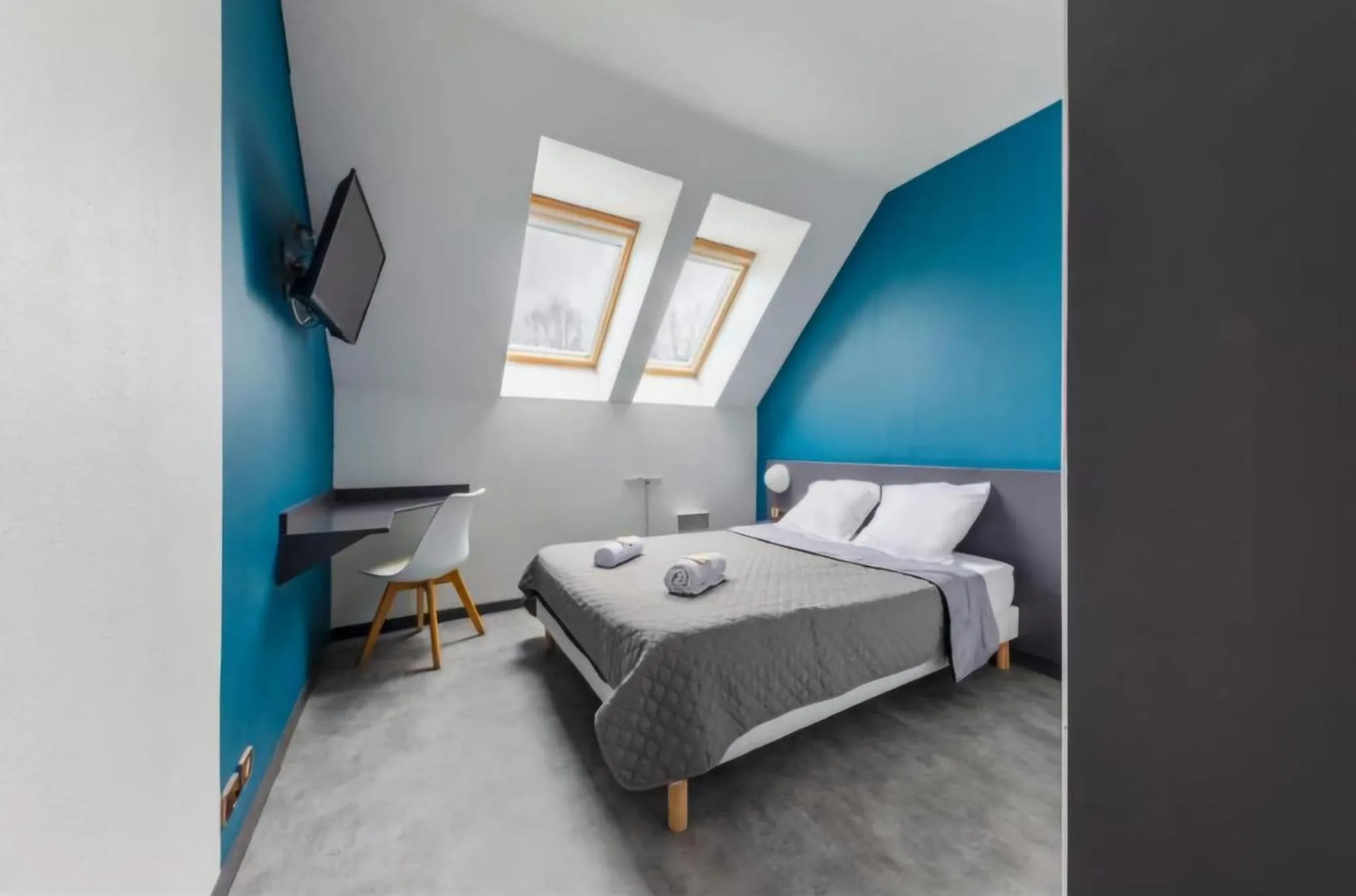 Bed in Hôtel La Nonette ASTERIX, CDG AIRPORT & PARIS CENTRE