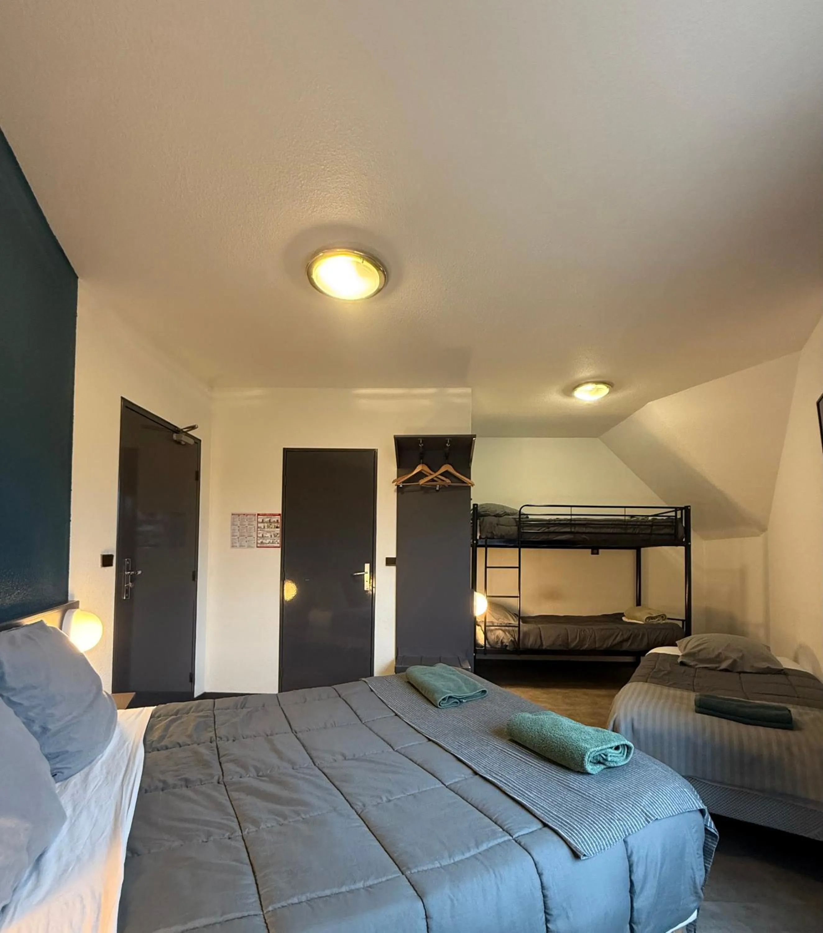 Bed in Hôtel La Nonette ASTERIX, CDG AIRPORT & PARIS CENTRE
