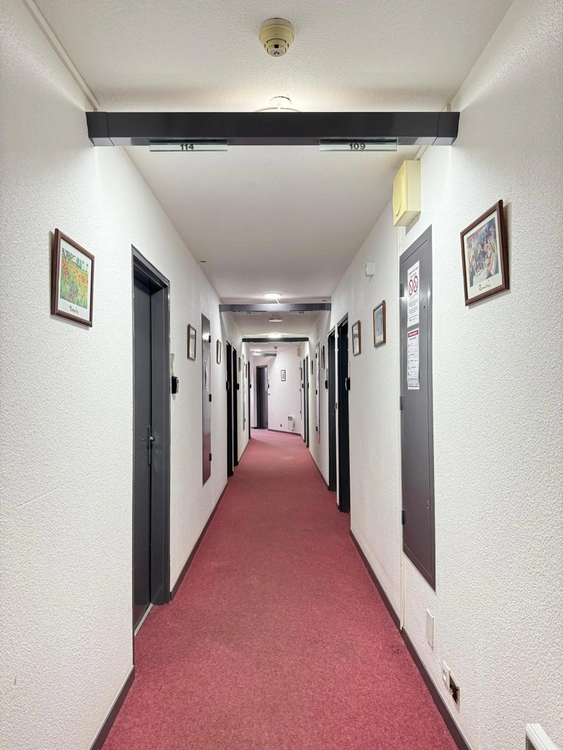 Hôtel La Nonette ASTERIX, CDG AIRPORT & PARIS CENTRE