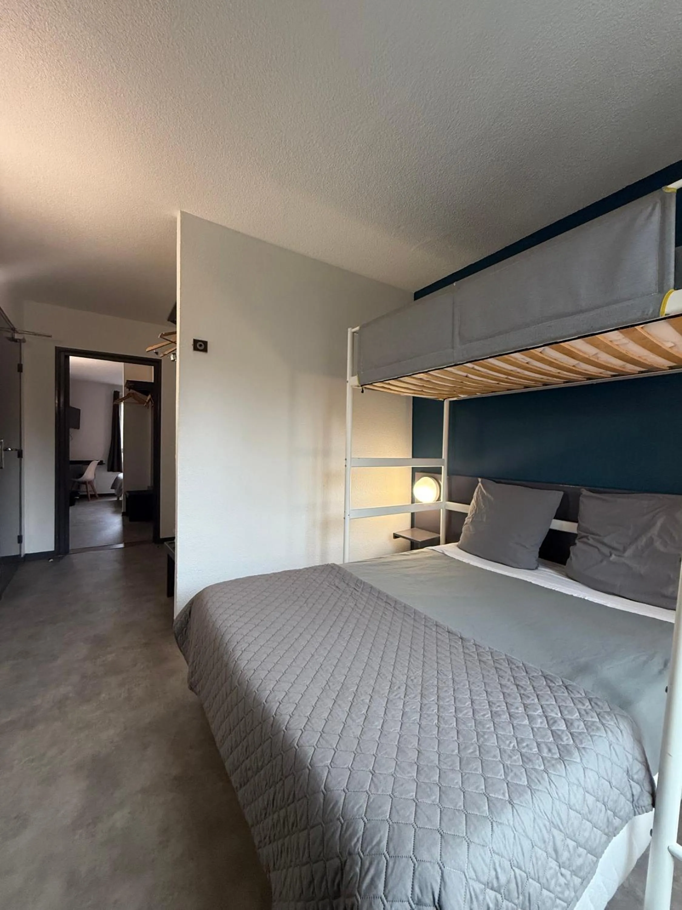 Bed in Hôtel La Nonette ASTERIX, CDG AIRPORT & PARIS CENTRE