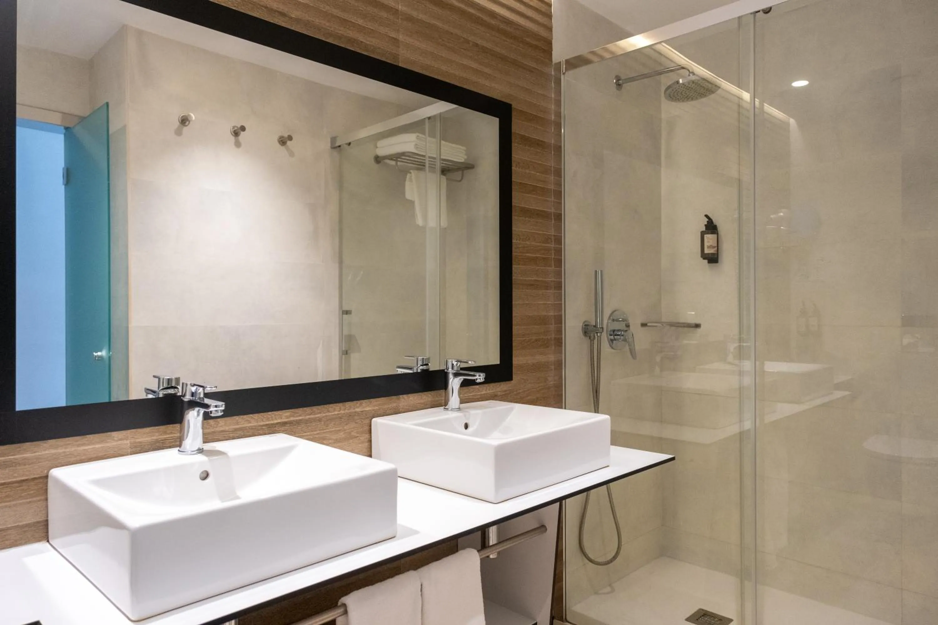 Bathroom in Onmood Cala Ratjada - Bed & Brunch