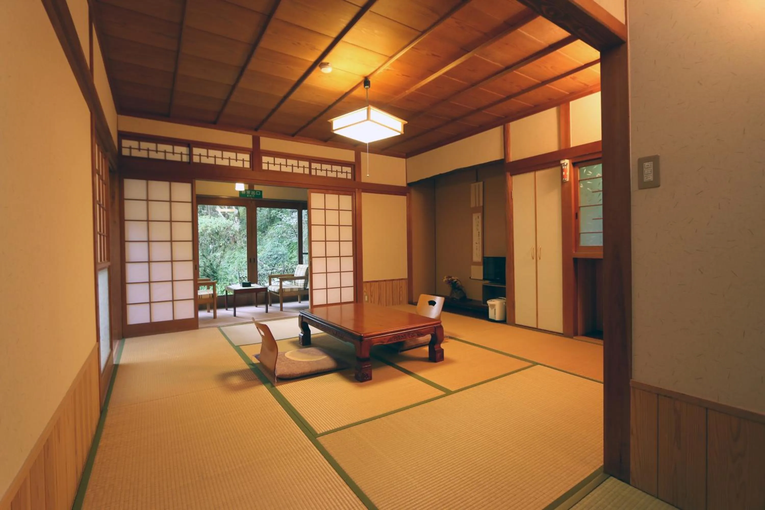 Day in Yoshinoonsen Motoyu