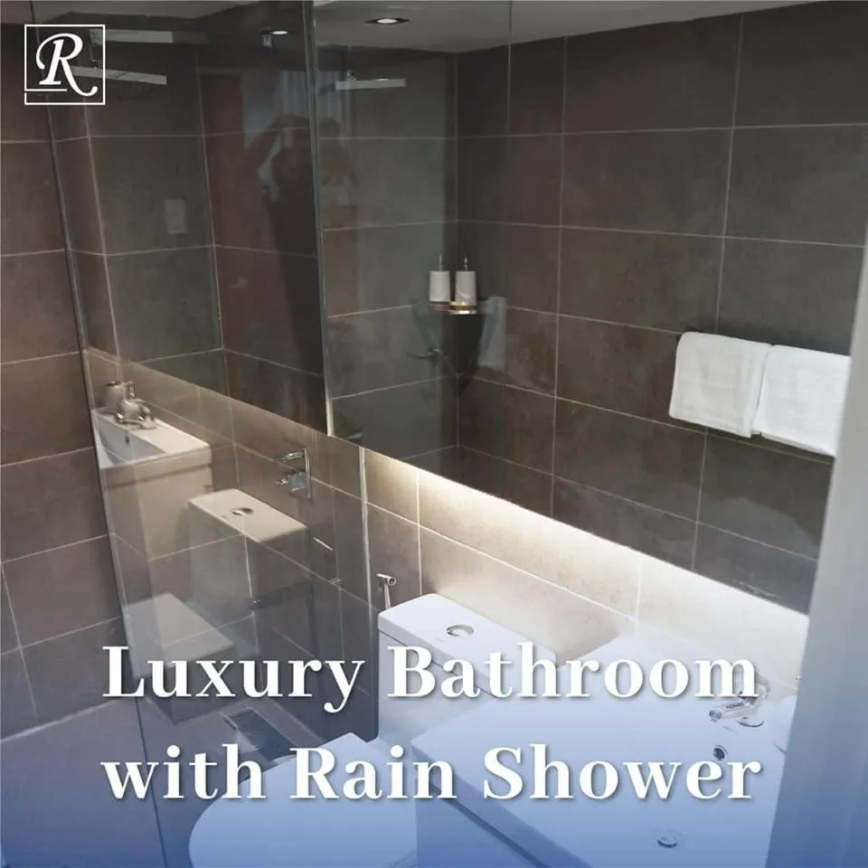 Bathroom in Radlett Residences Hotel - Tuguegarao
