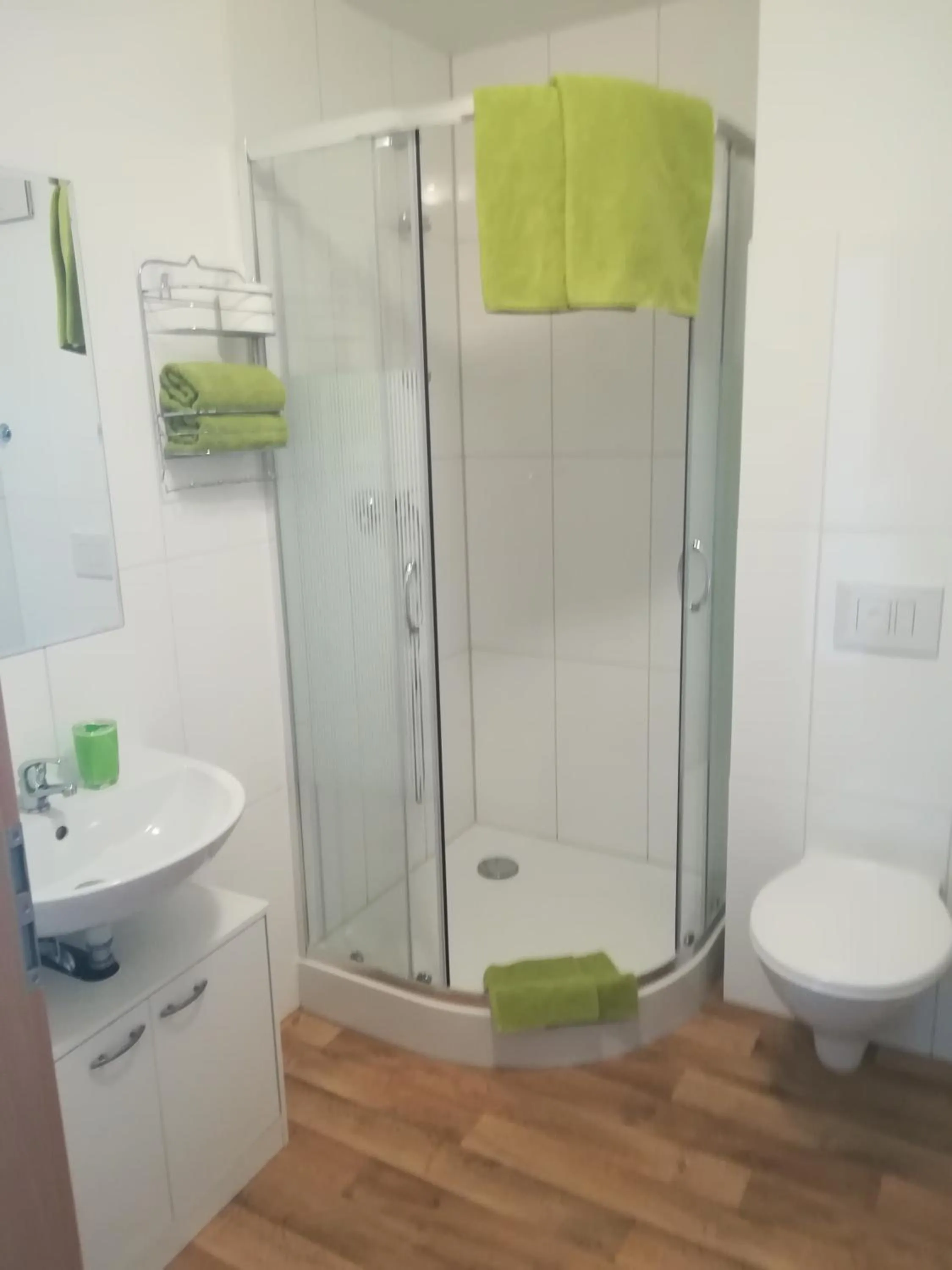 Shower in Jura Hotel